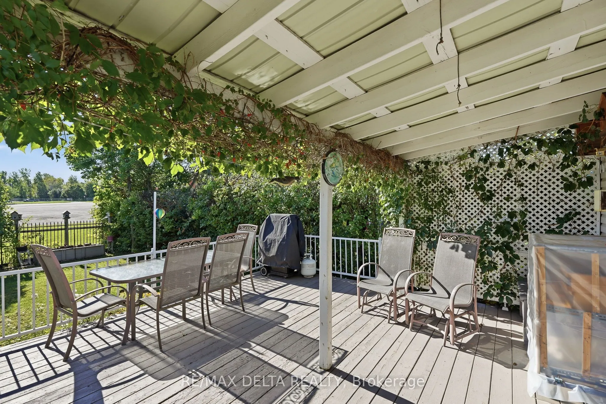 583 Theriault Street