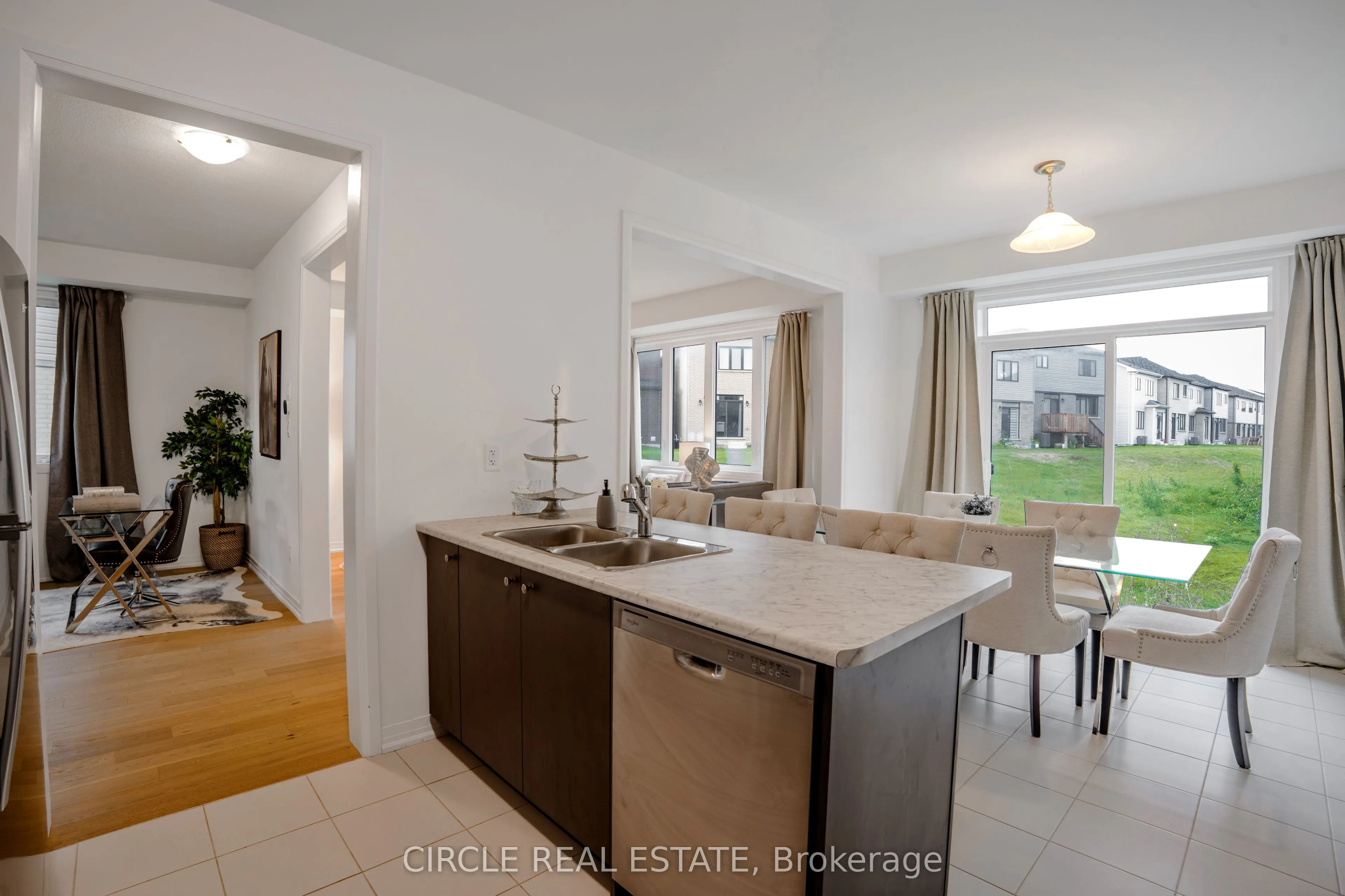 30 Heritage Way