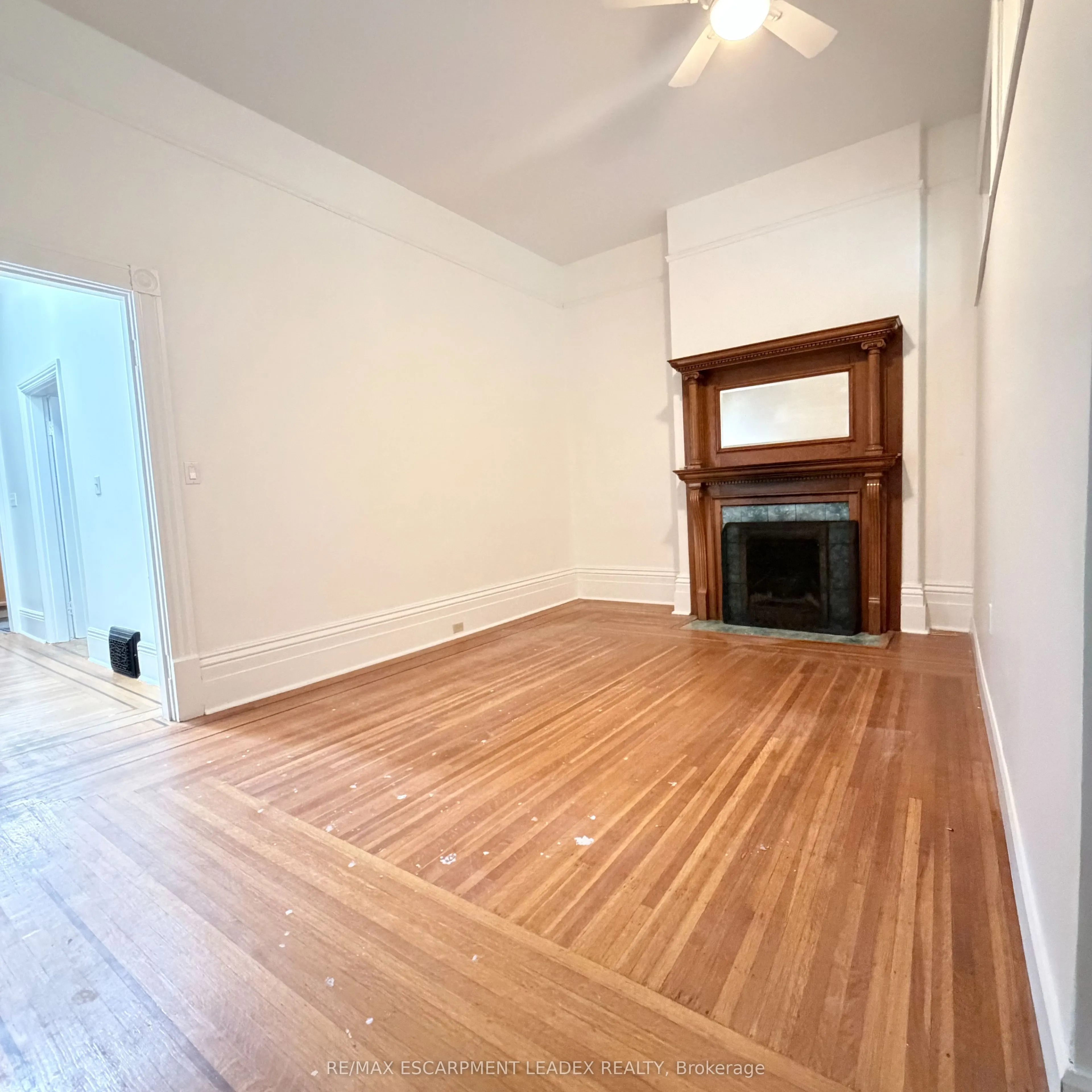 105 Wellington Street S #1