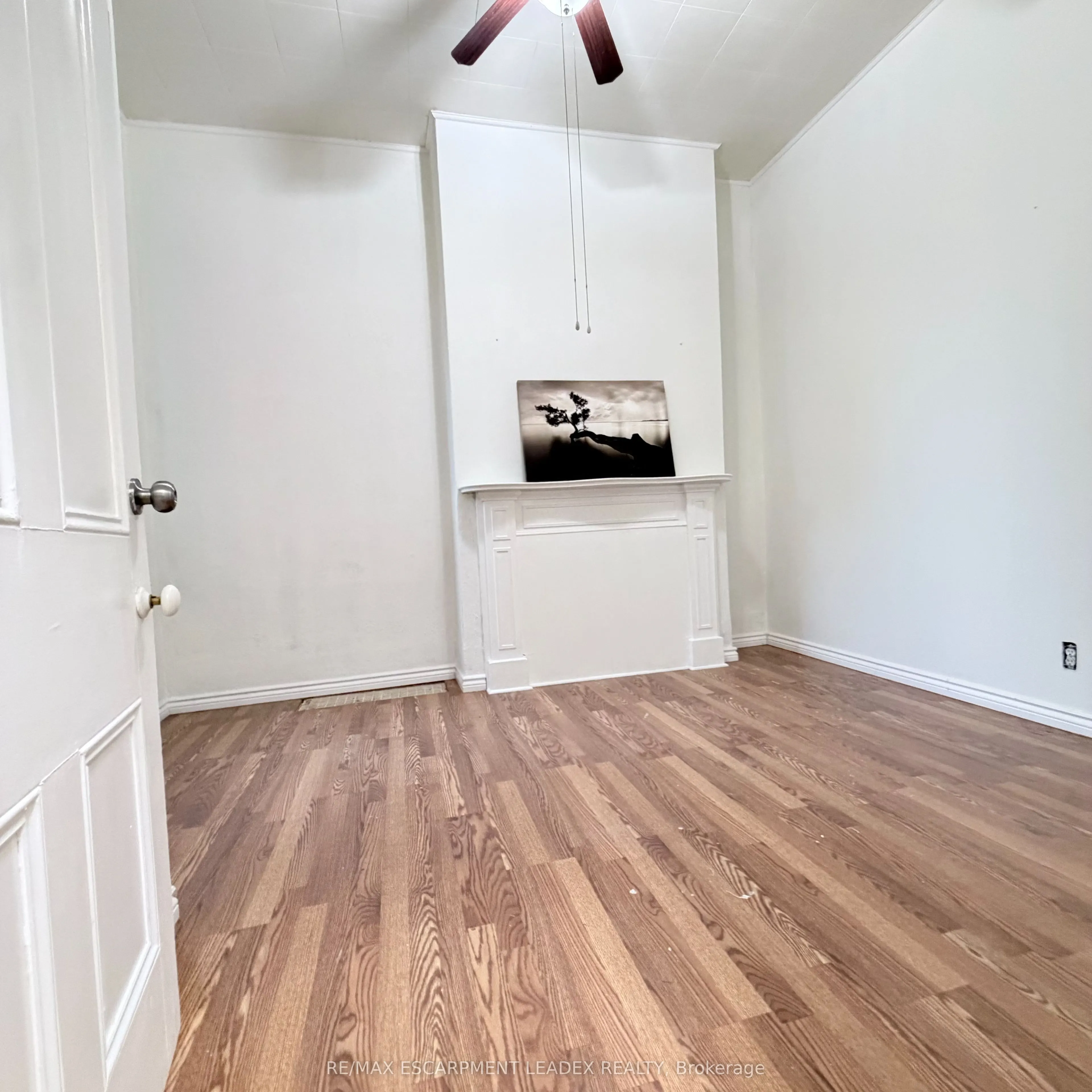 105 Wellington Street S #1