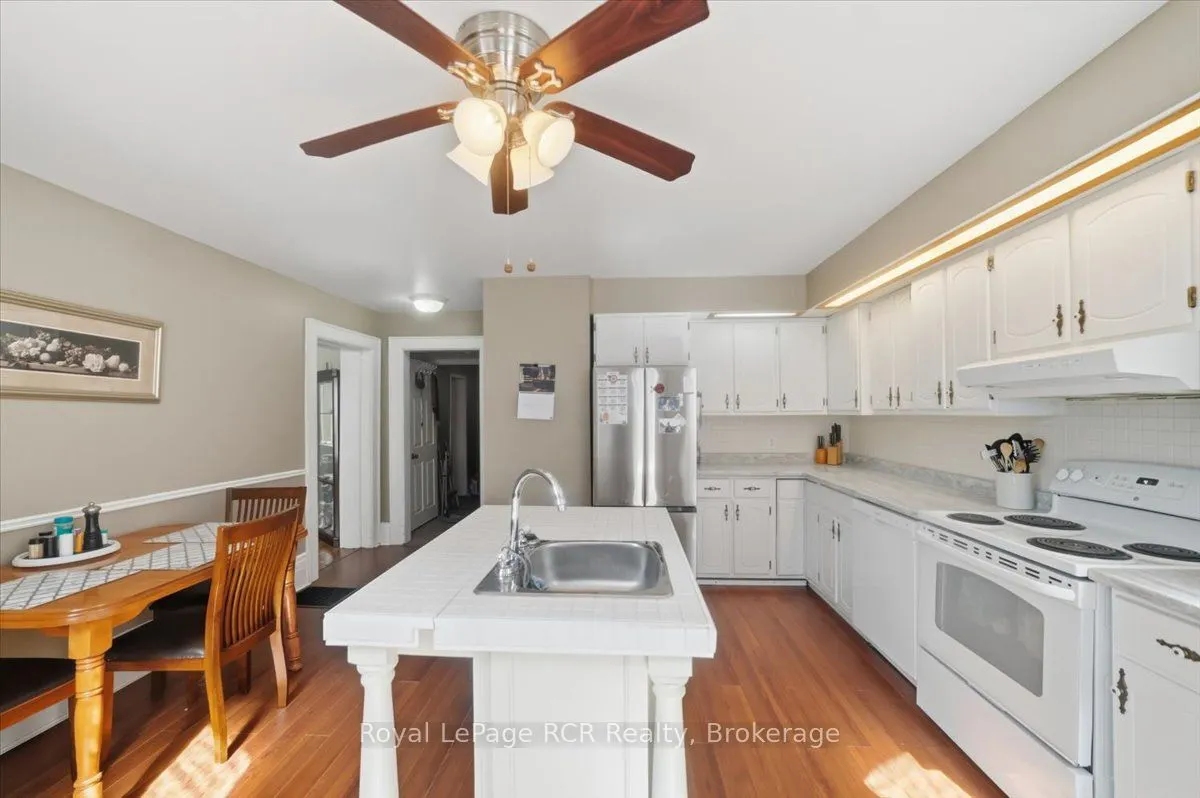 271 7th Street E