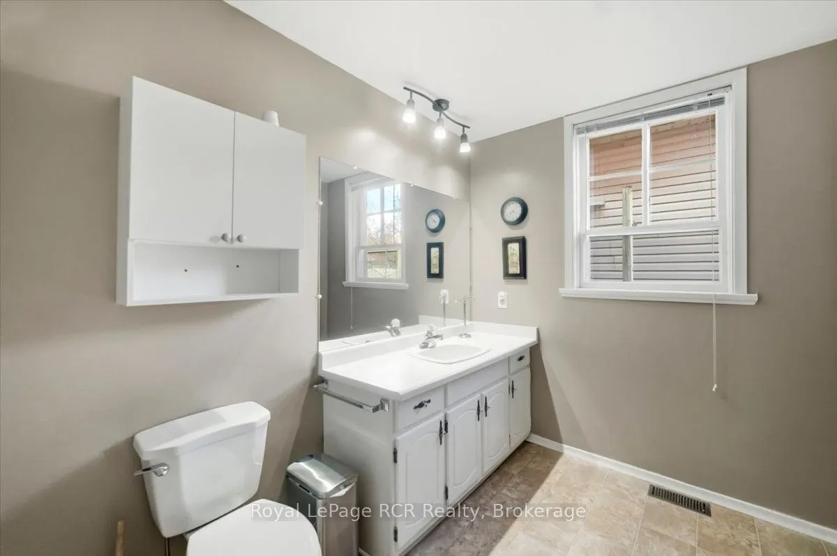 271 7th Street E