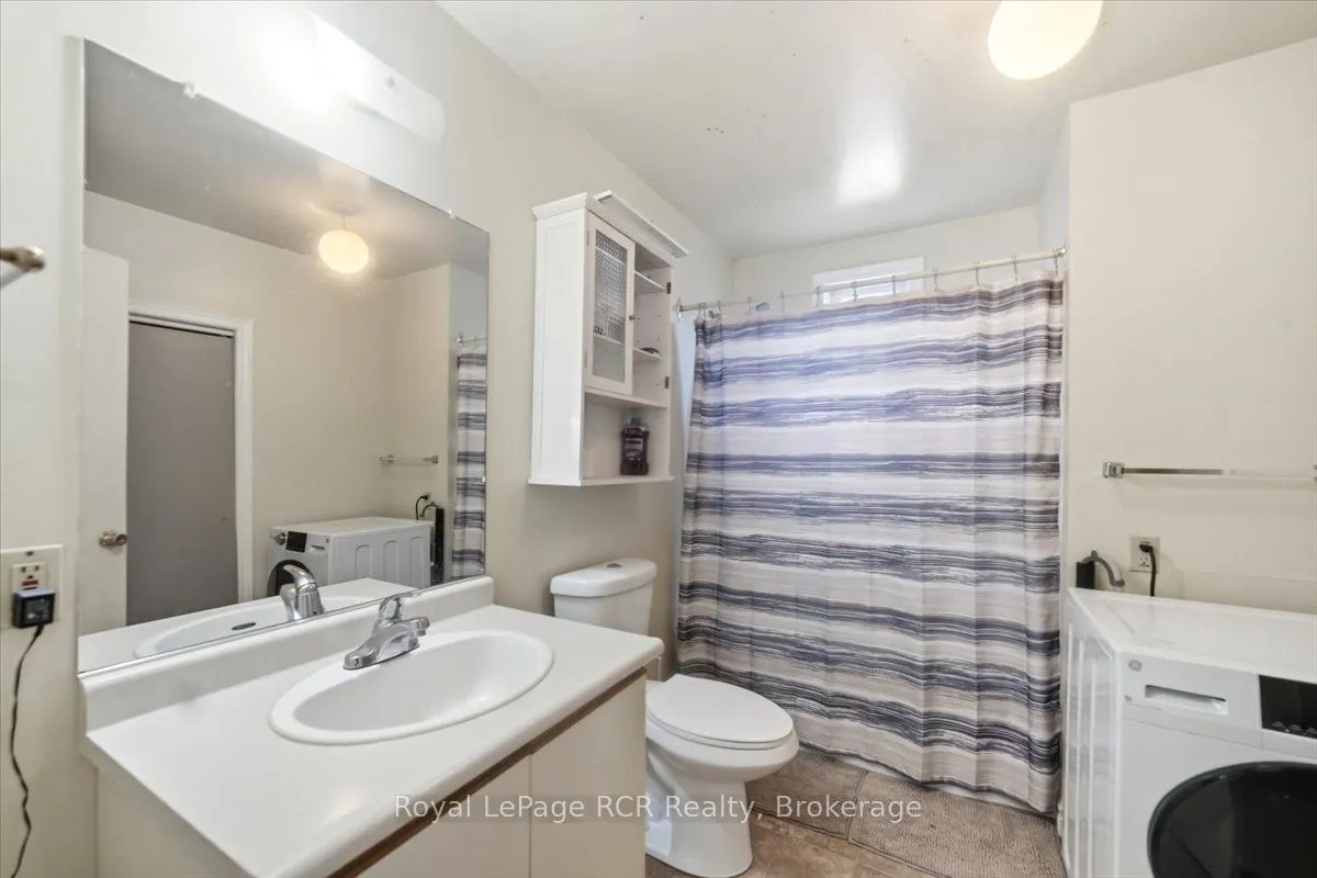 271 7th Street E