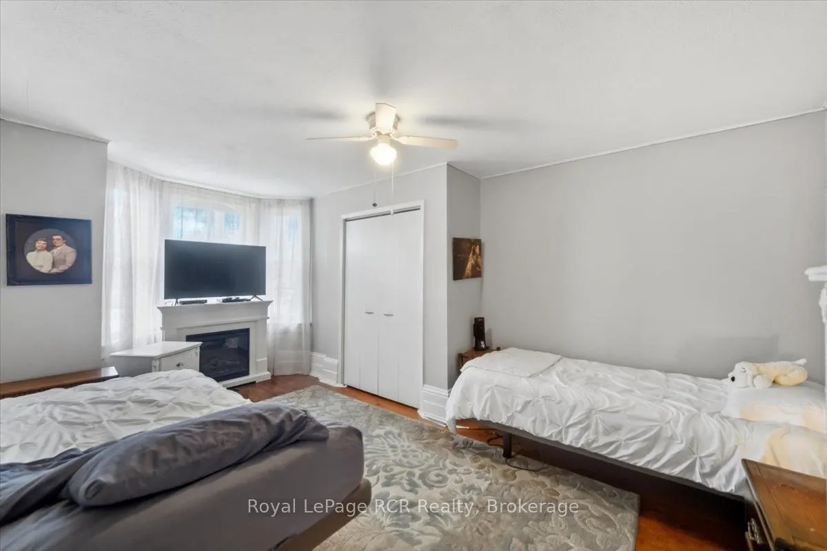 271 7th Street E