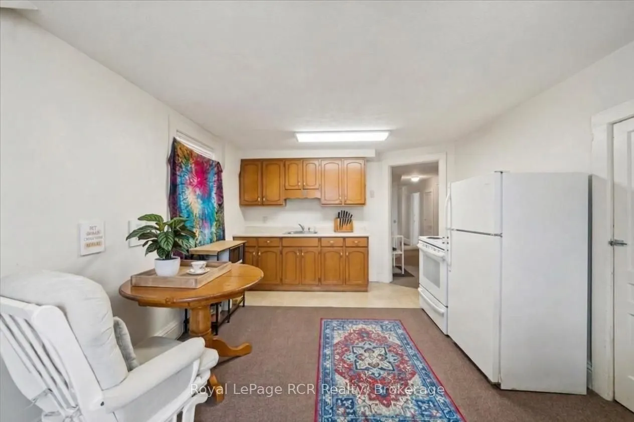 271 7th Street E