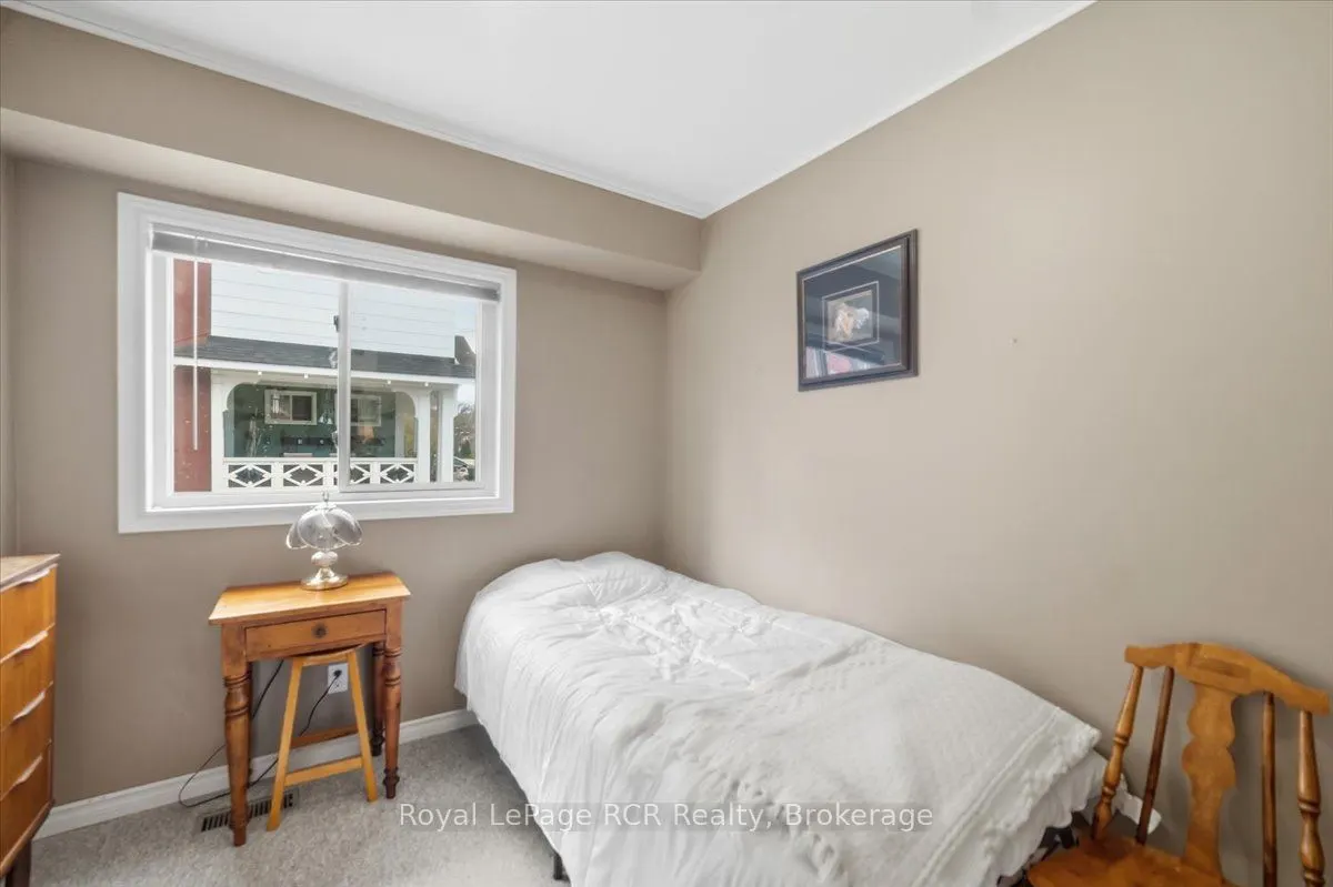 271 7th Street E