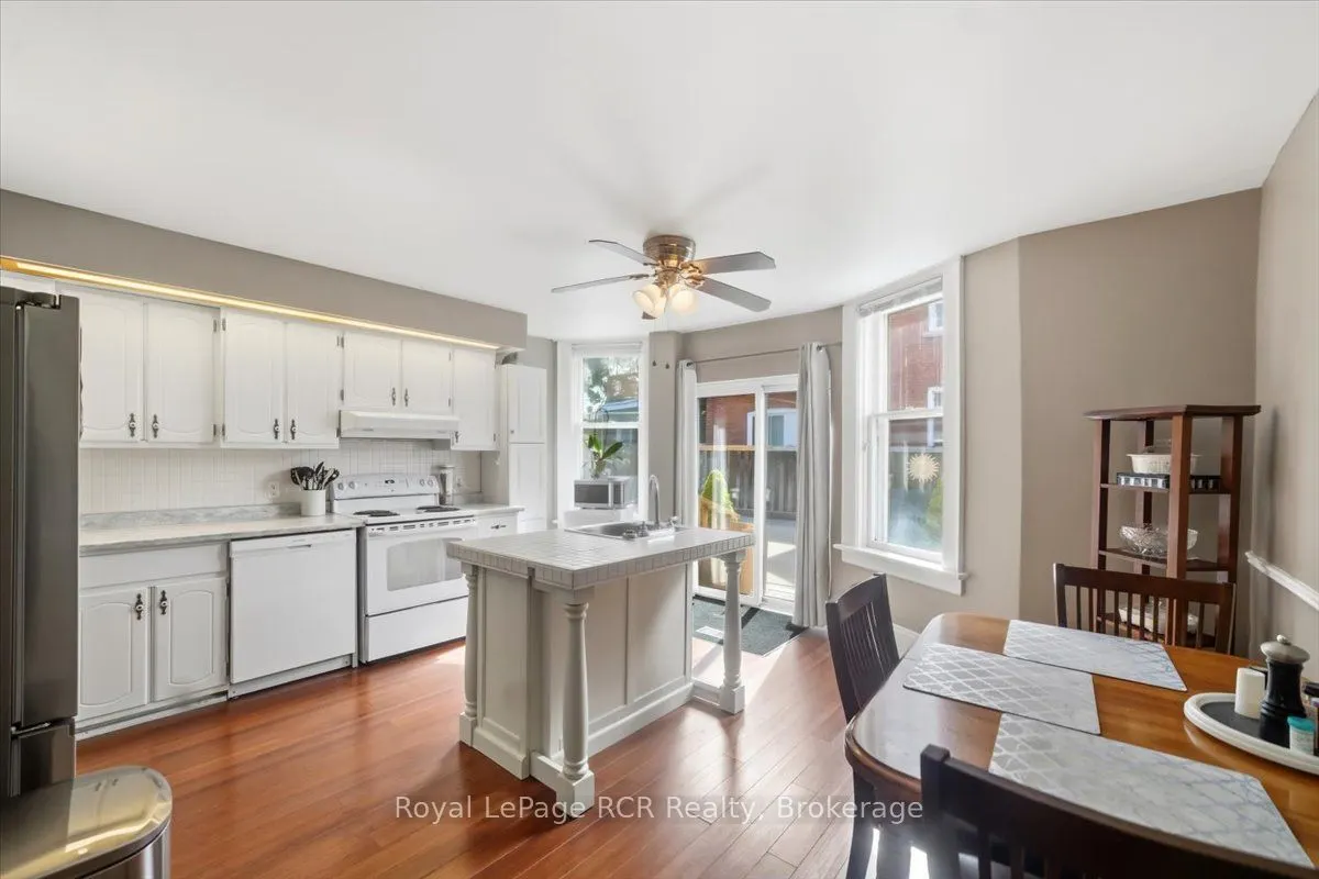 271 7th Street E