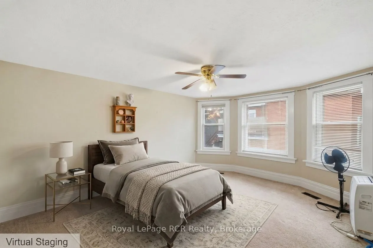 271 7th Street E