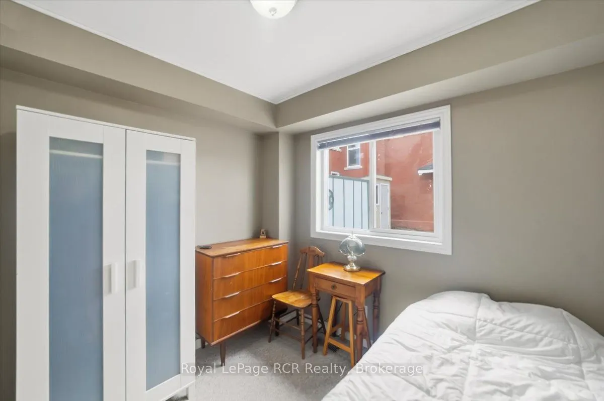 271 7th Street E
