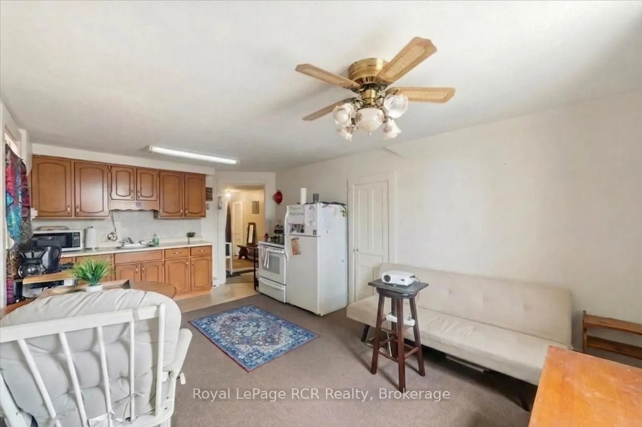 271 7th Street E
