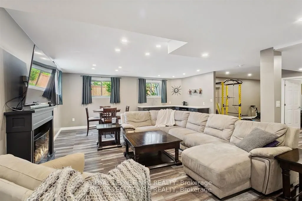 5240 Marcel Crescent