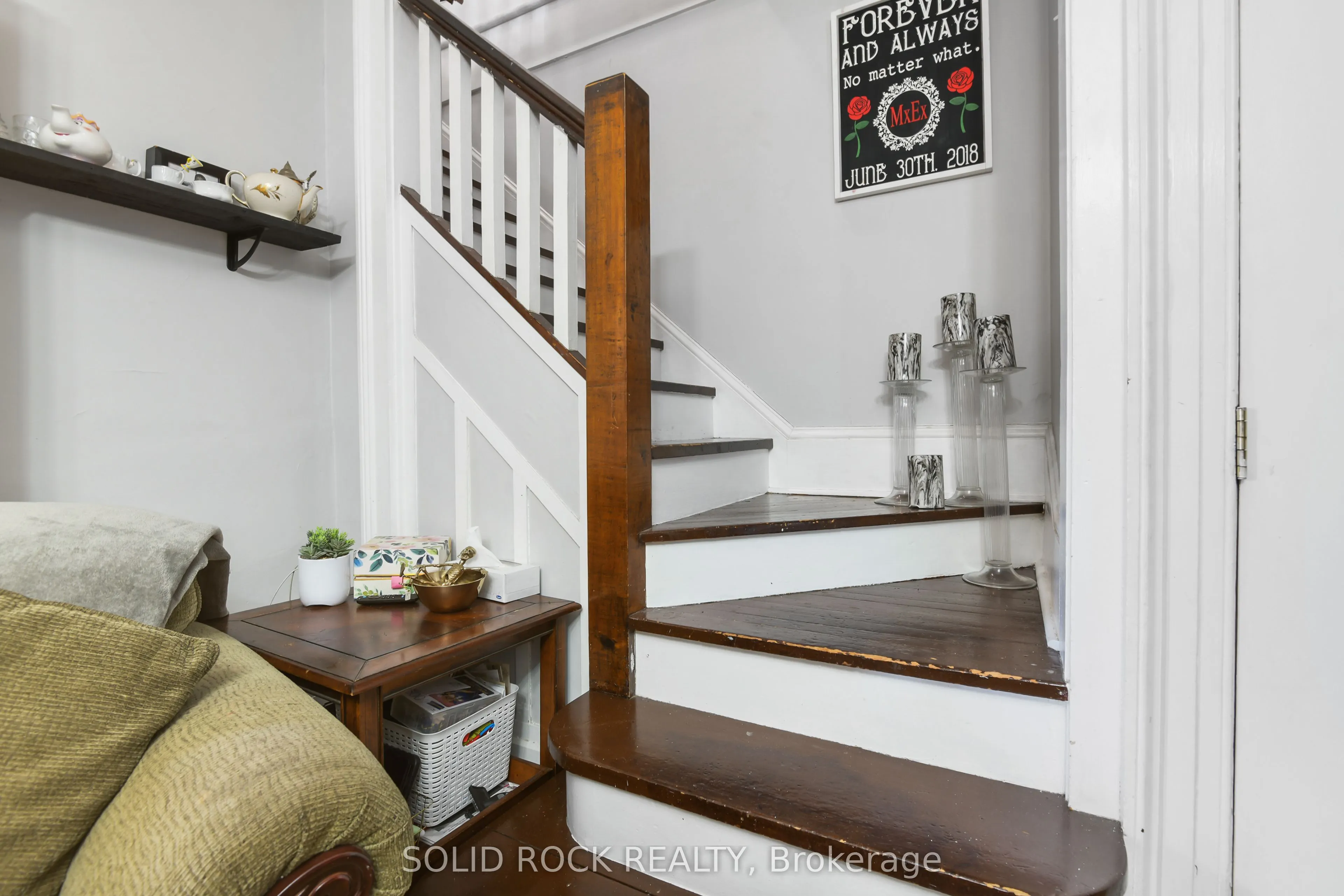 28 Wilson Street W