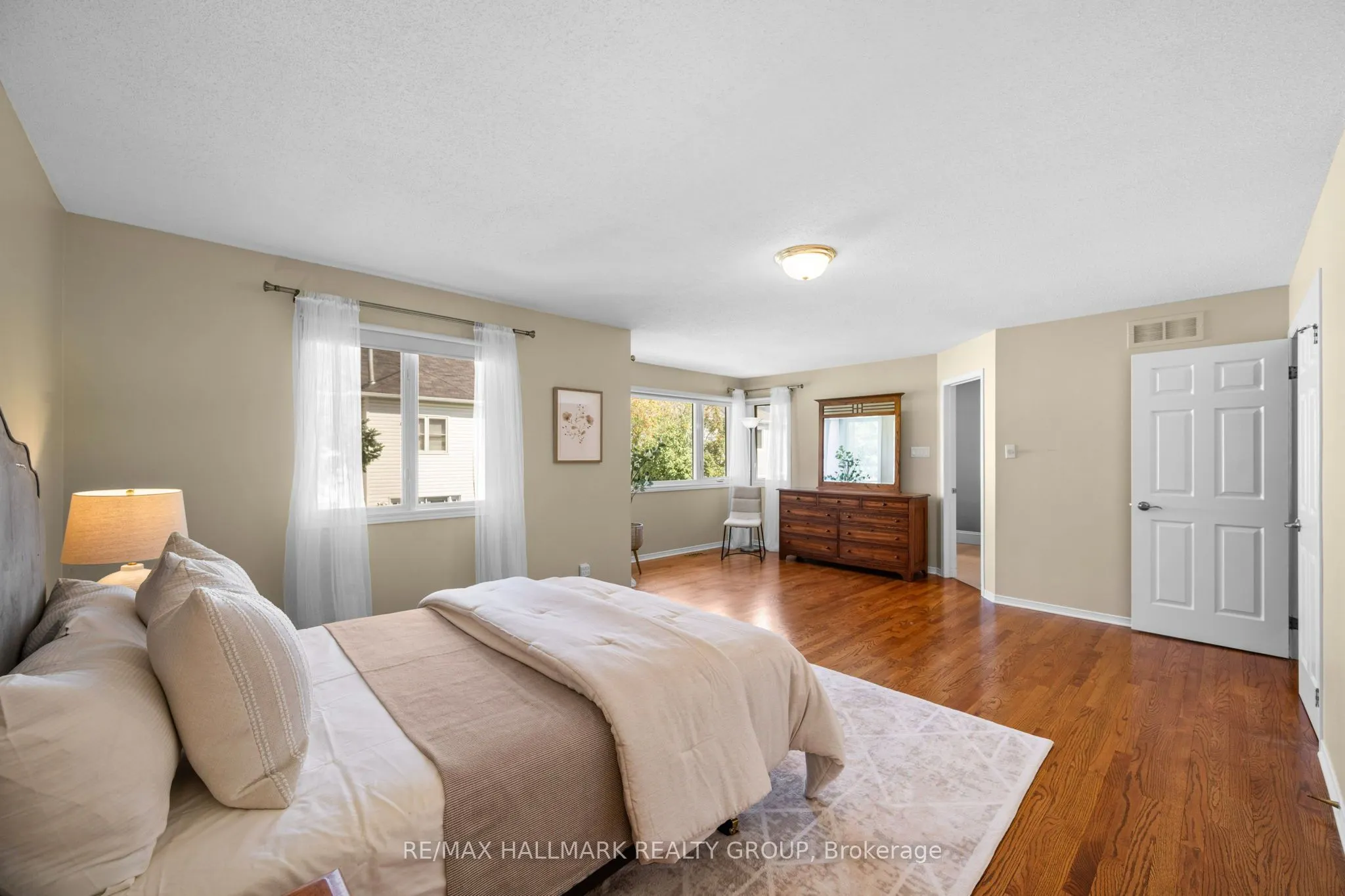 1381 Montresor Way