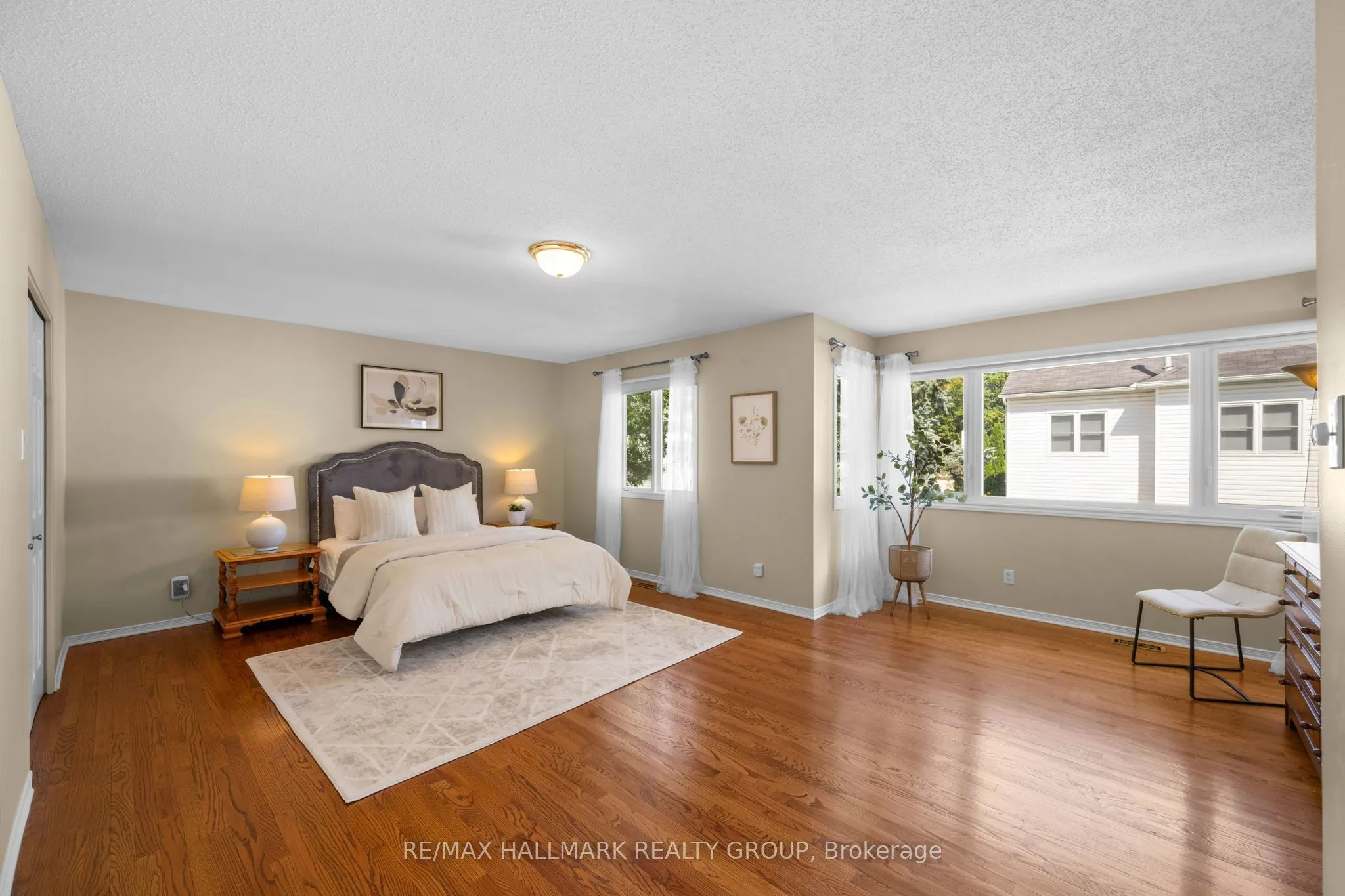 1381 Montresor Way