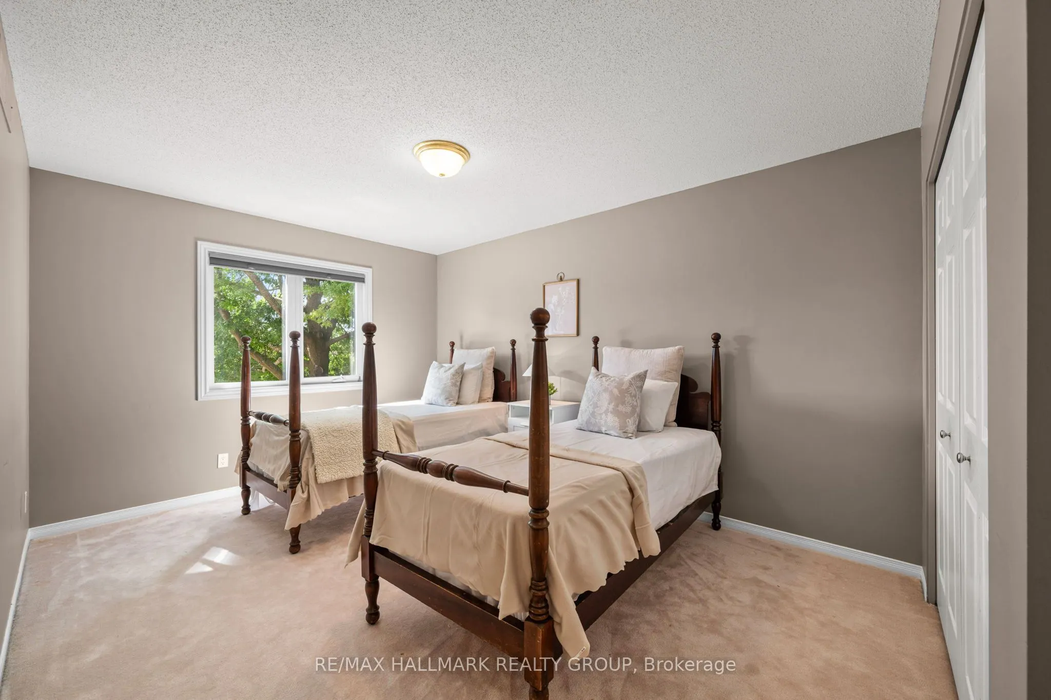 1381 Montresor Way