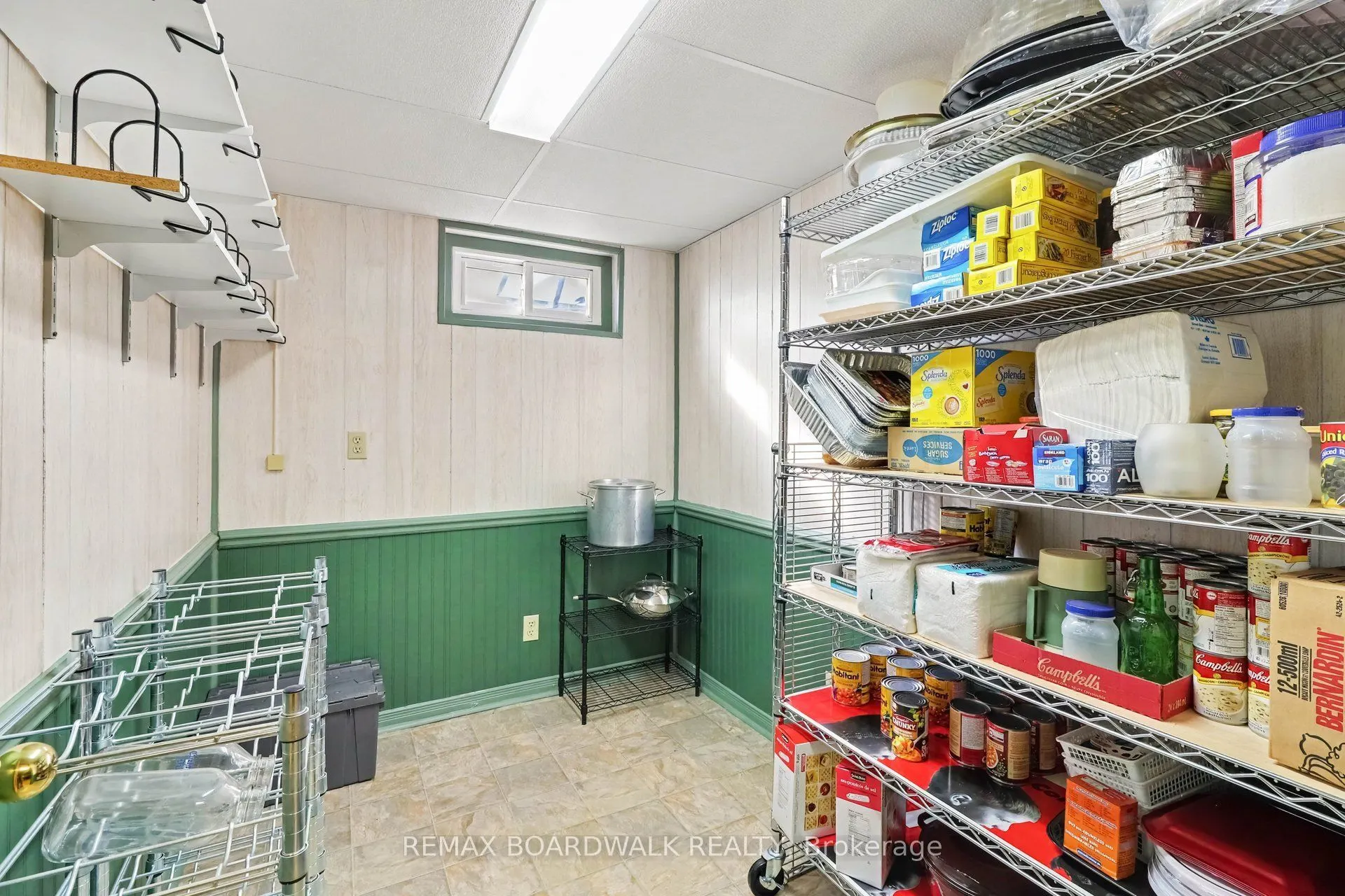 389 Hatfield Crescent