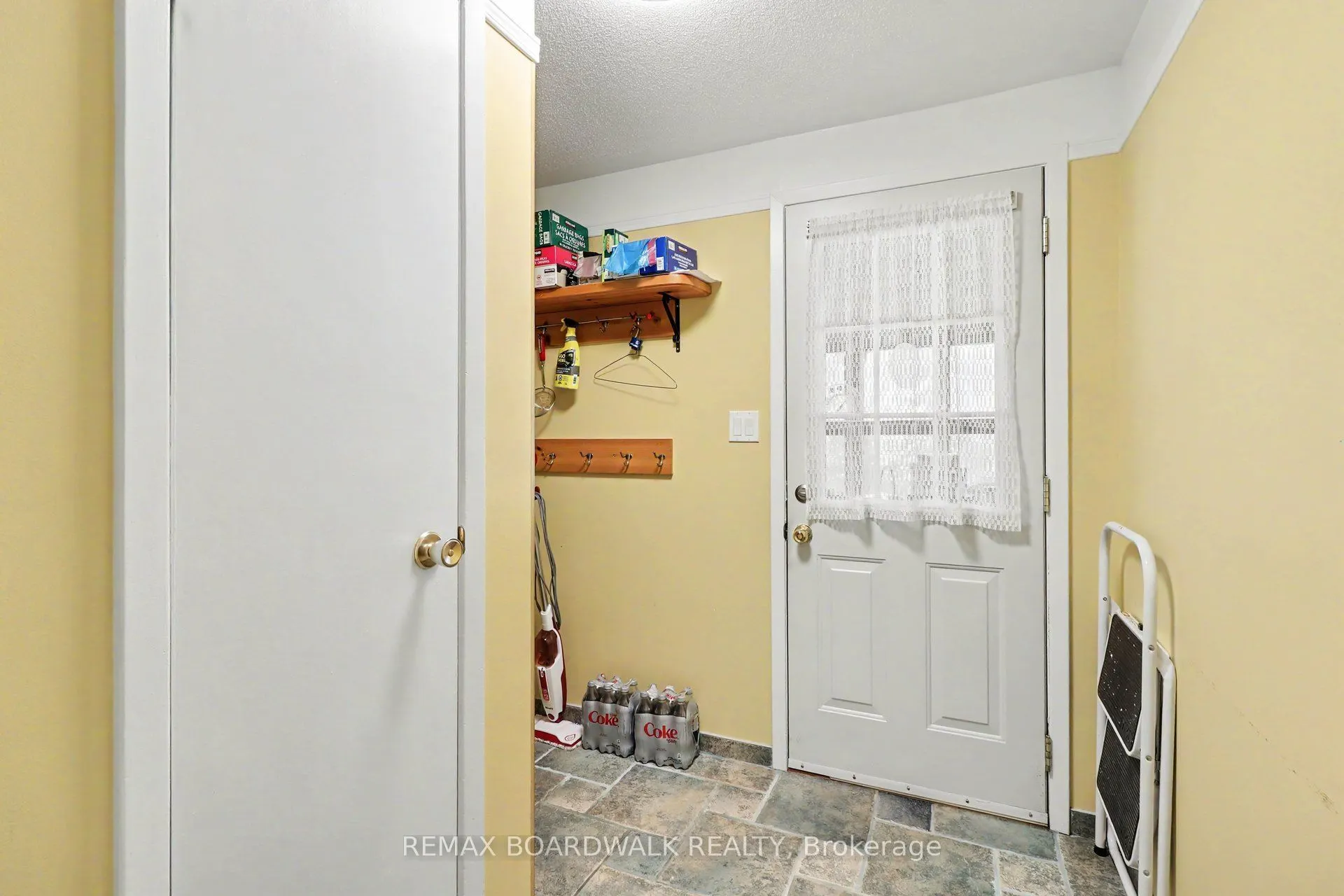 389 Hatfield Crescent