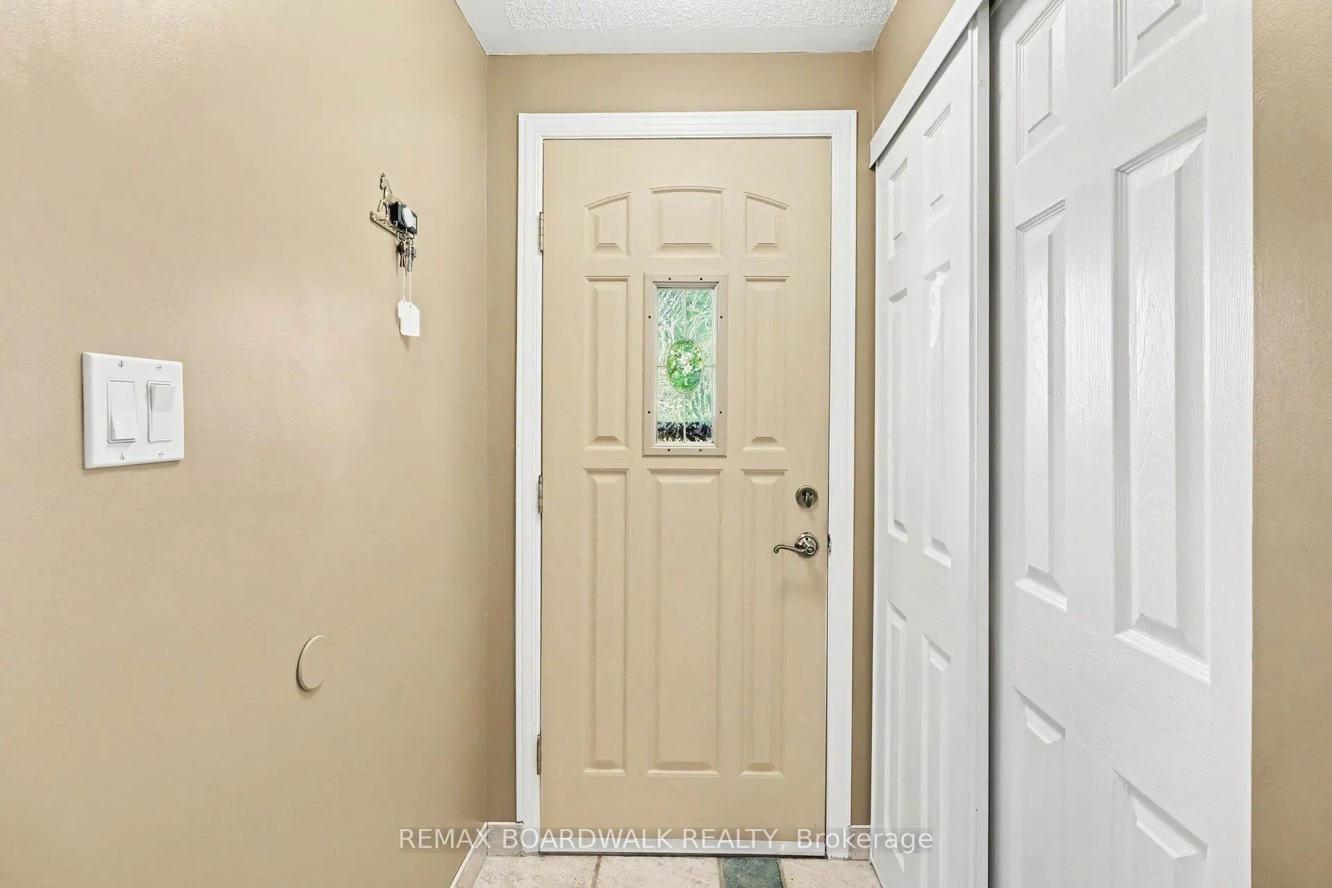 389 Hatfield Crescent