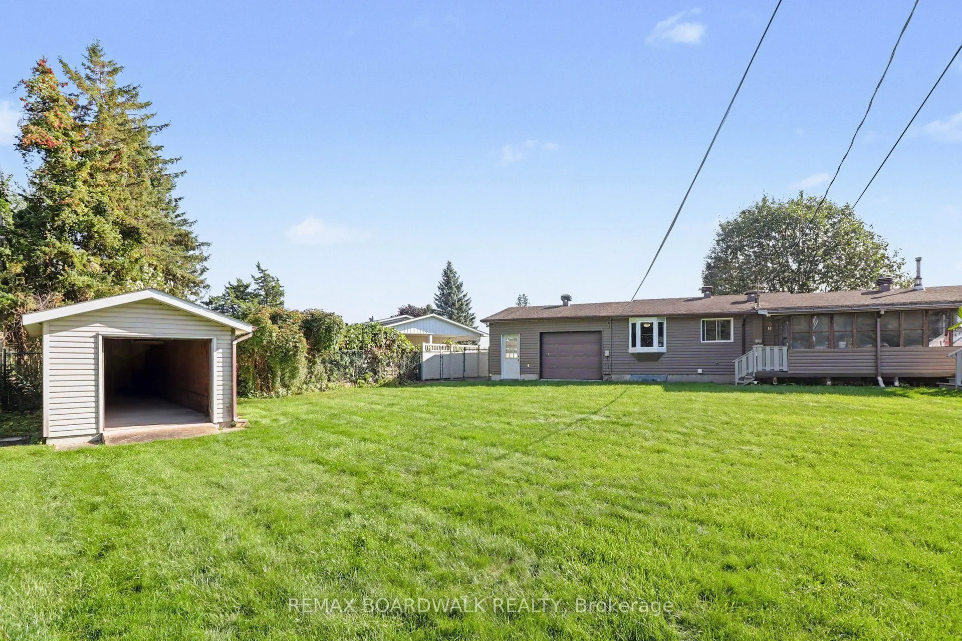 389 Hatfield Crescent