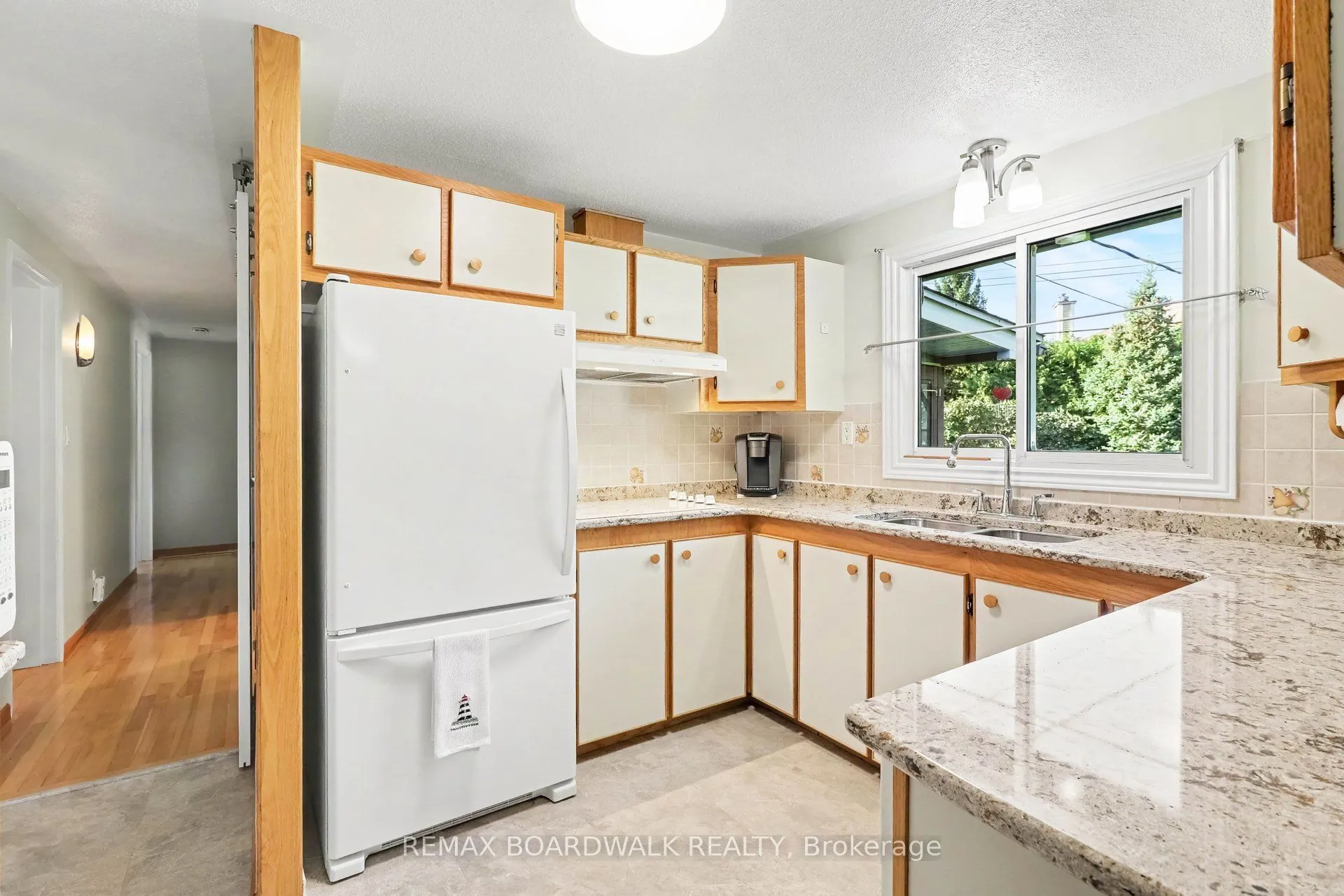 389 Hatfield Crescent