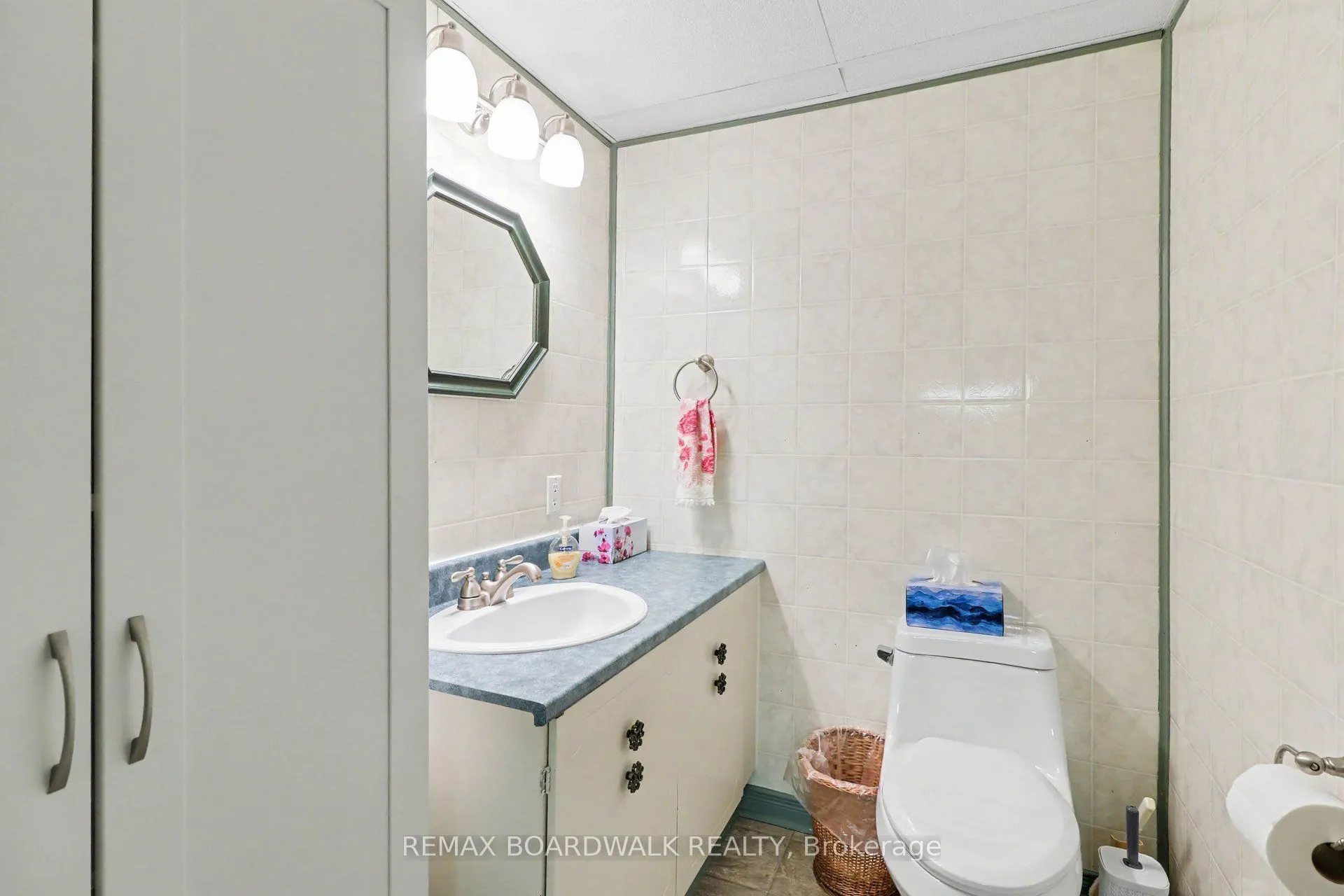 389 Hatfield Crescent