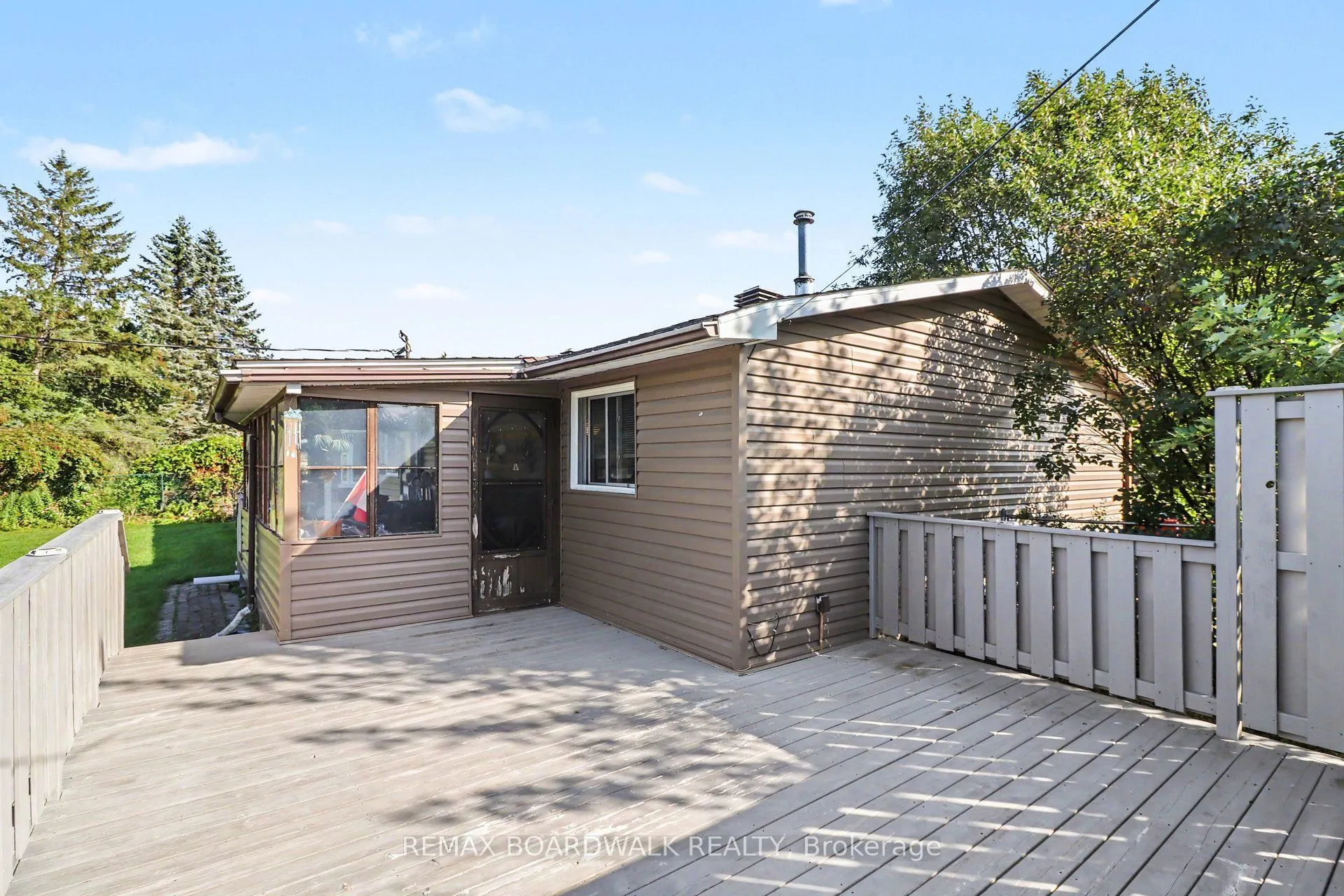 389 Hatfield Crescent