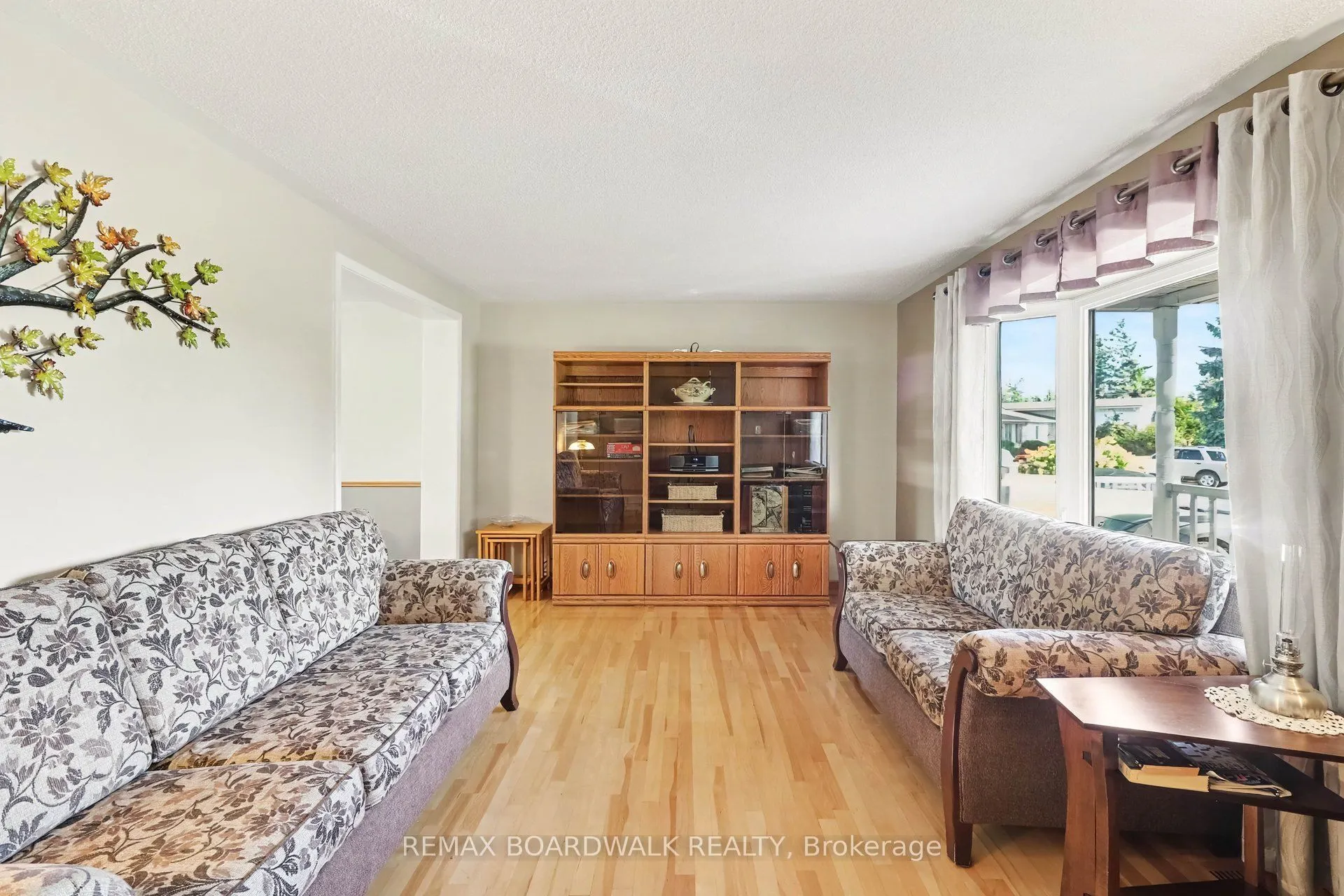 389 Hatfield Crescent
