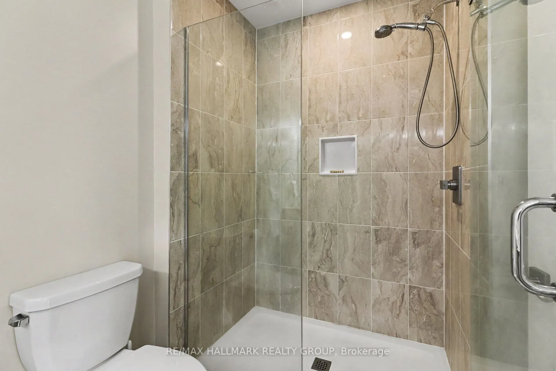 110 Cortile Private #202