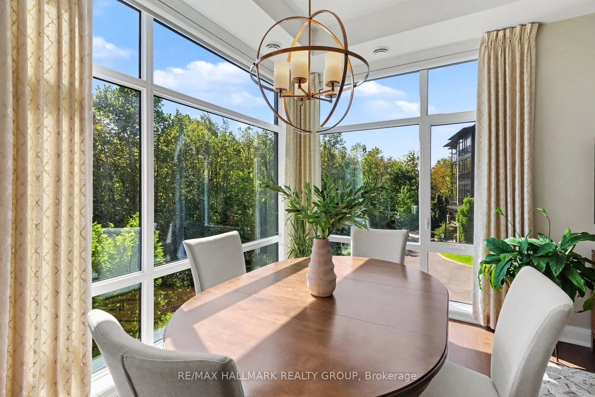 110 Cortile Private #202