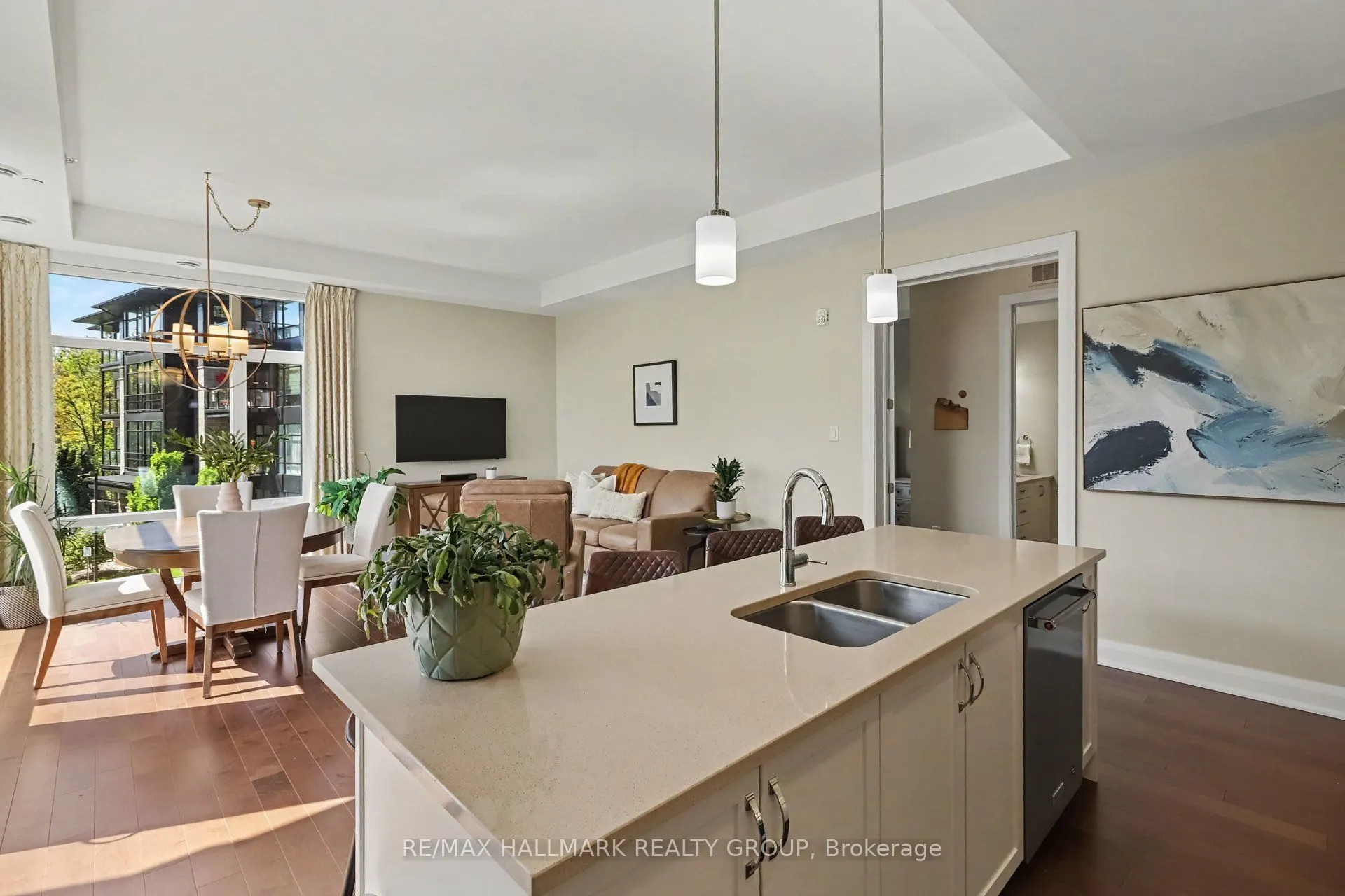 110 Cortile Private #202