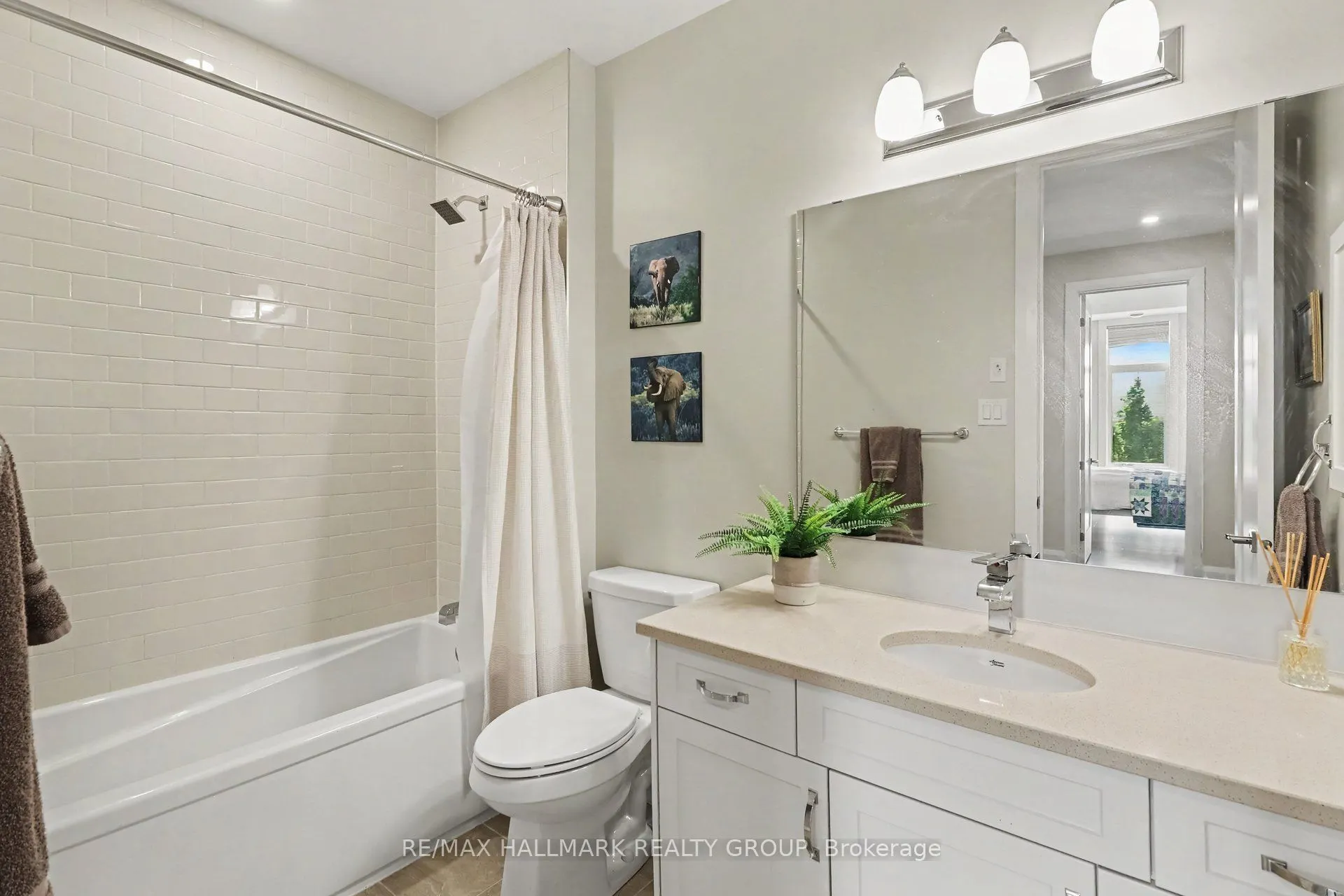 110 Cortile Private #202