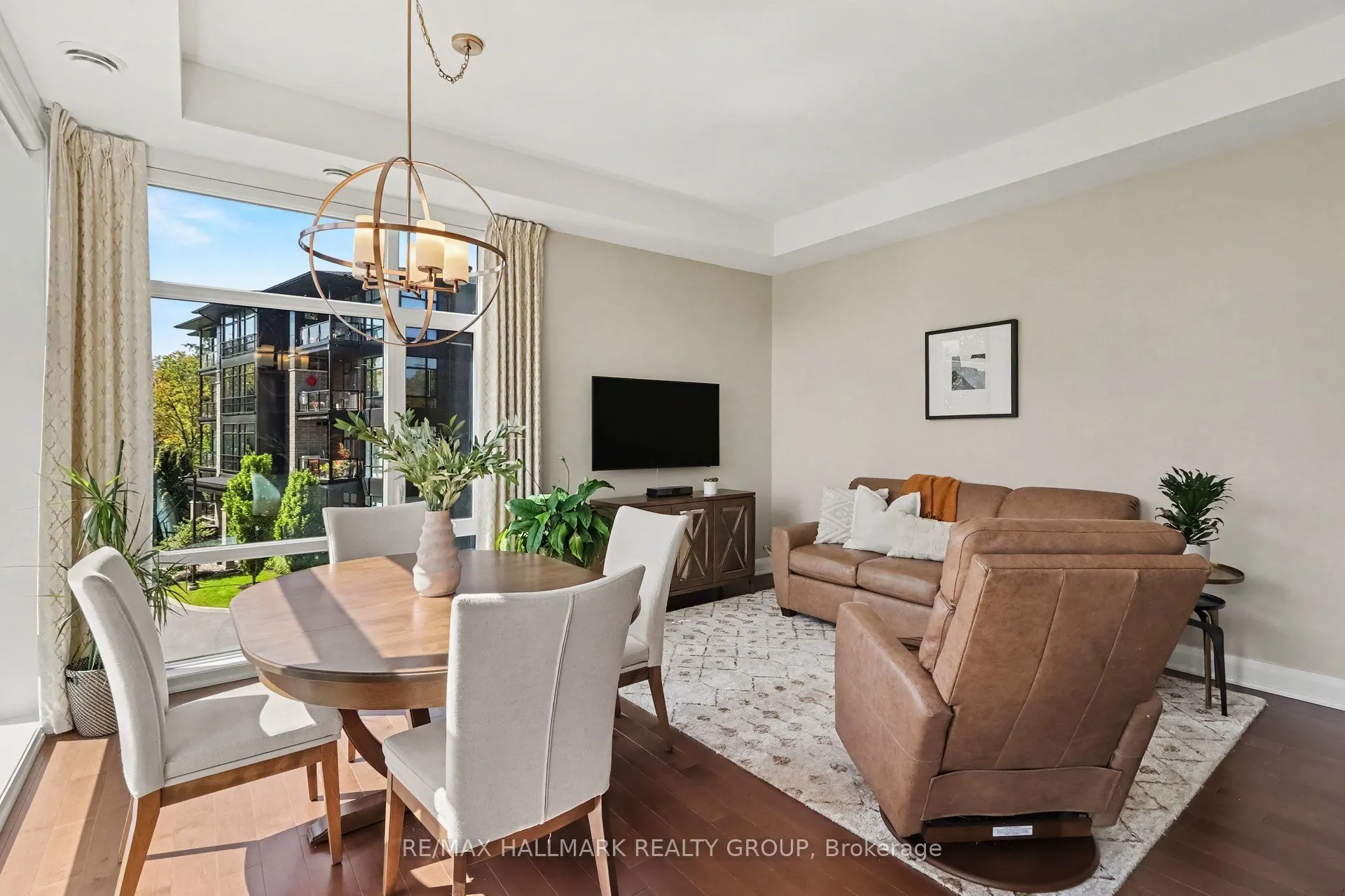 110 Cortile Private #202