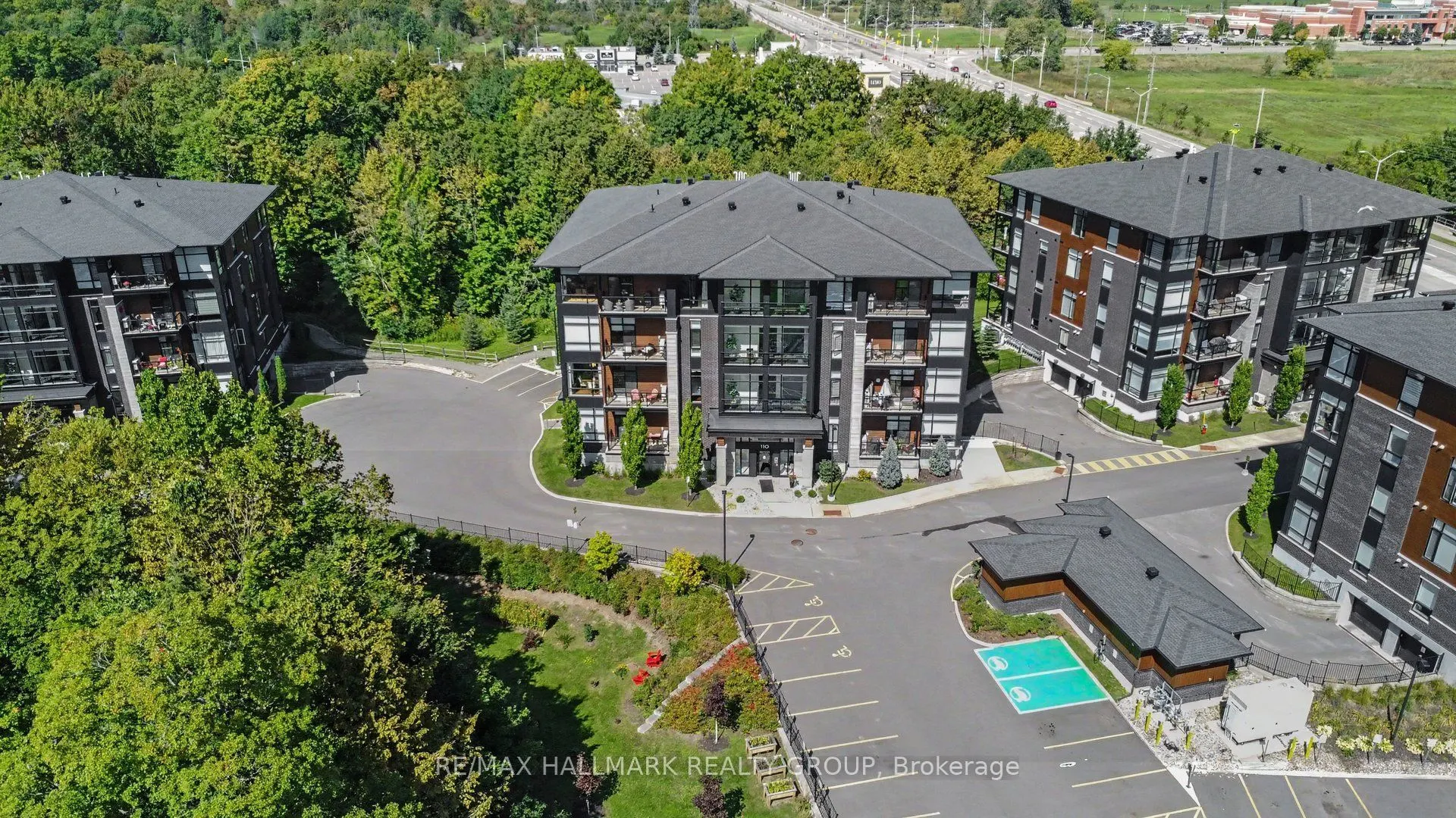 110 Cortile Private #202