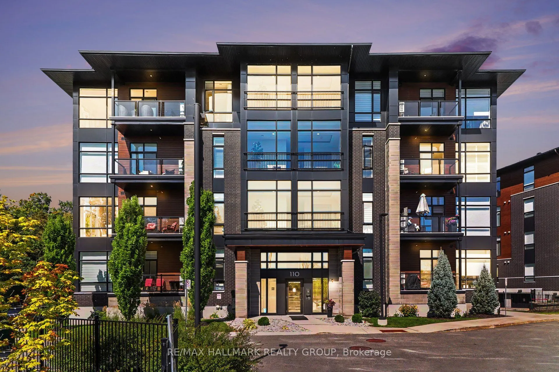 110 Cortile Private #202