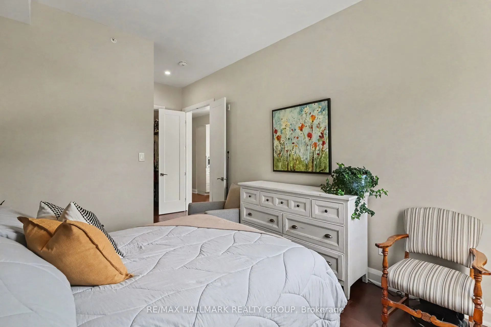 110 Cortile Private #202