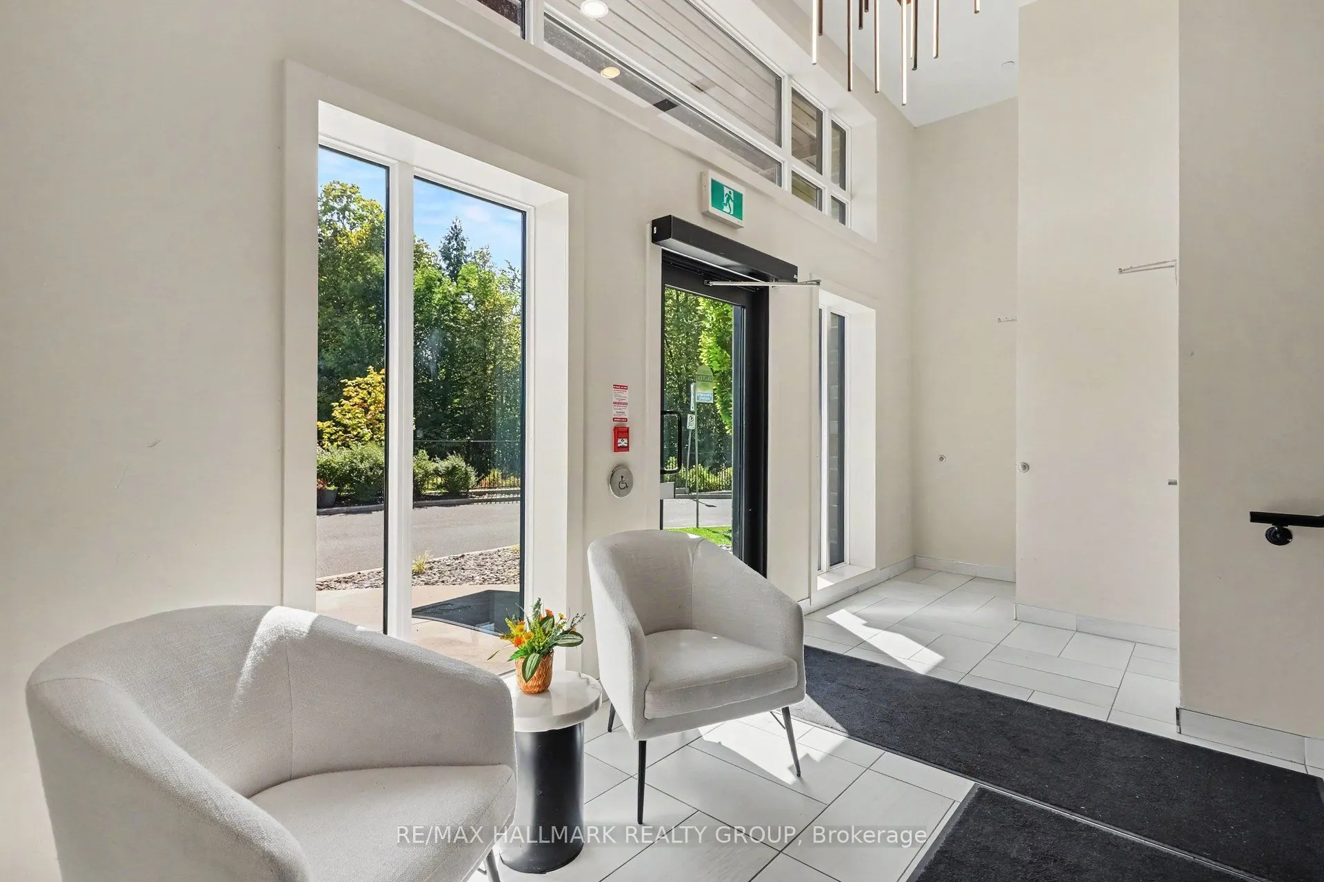 110 Cortile Private #202
