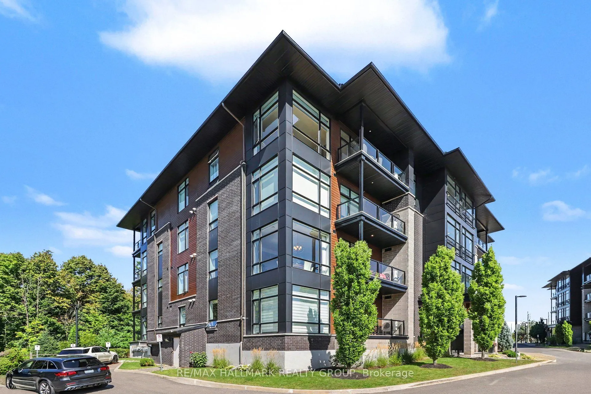 110 Cortile Private #202