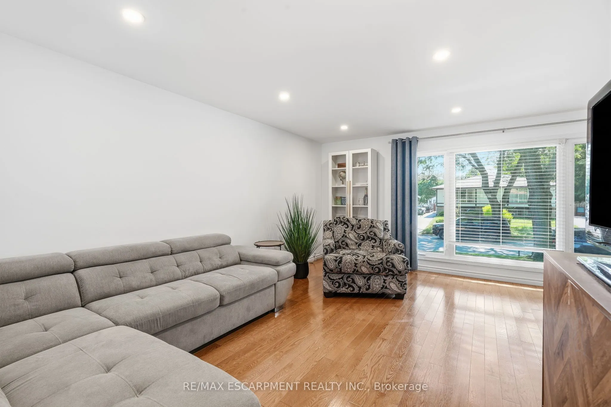 3 Glengrove Avenue