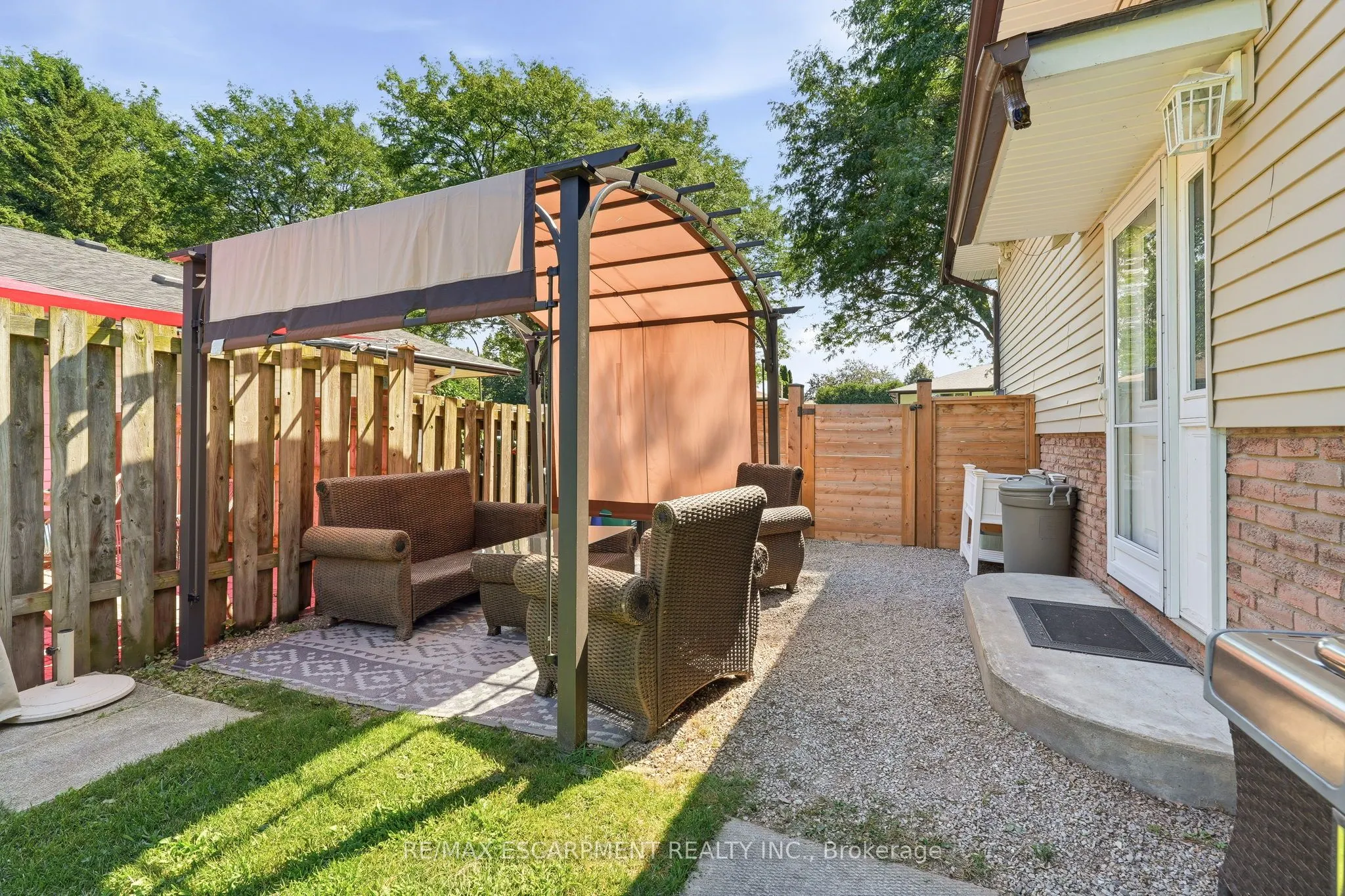 3 Glengrove Avenue