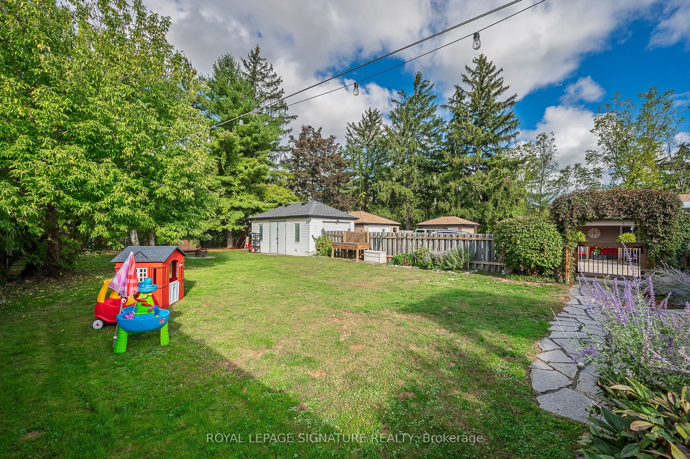 43 Lake Avenue N