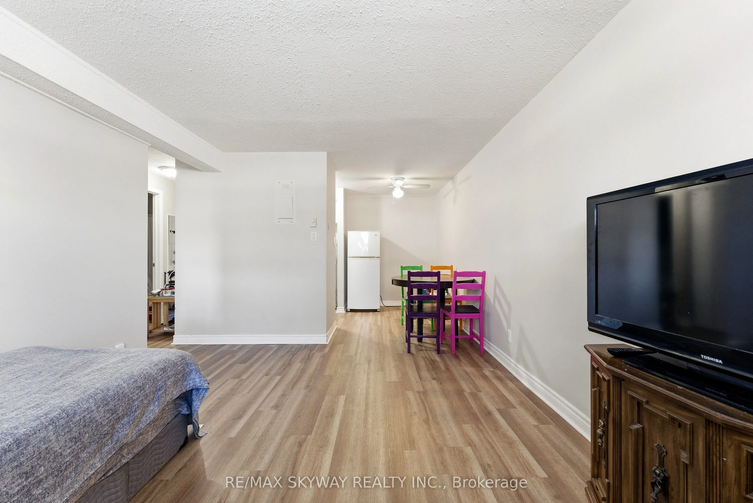 25 College Street E #103