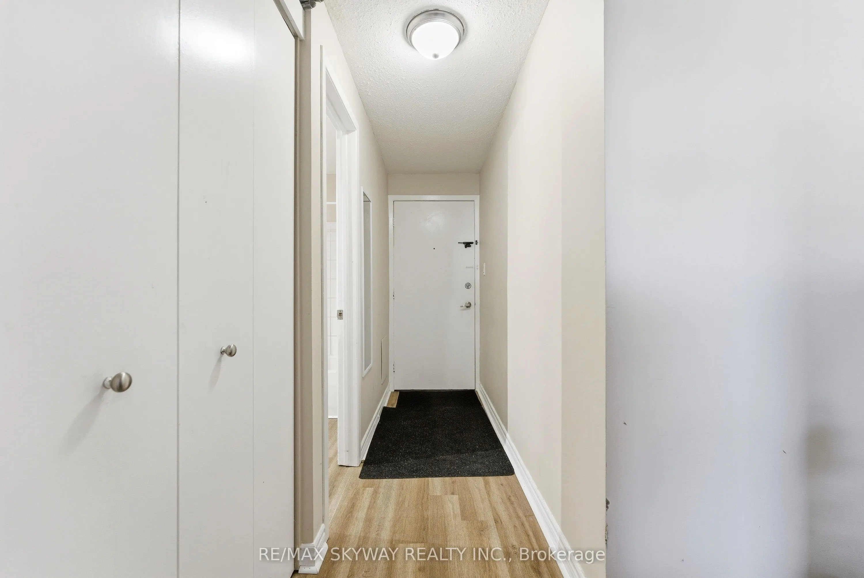 25 College Street E #103