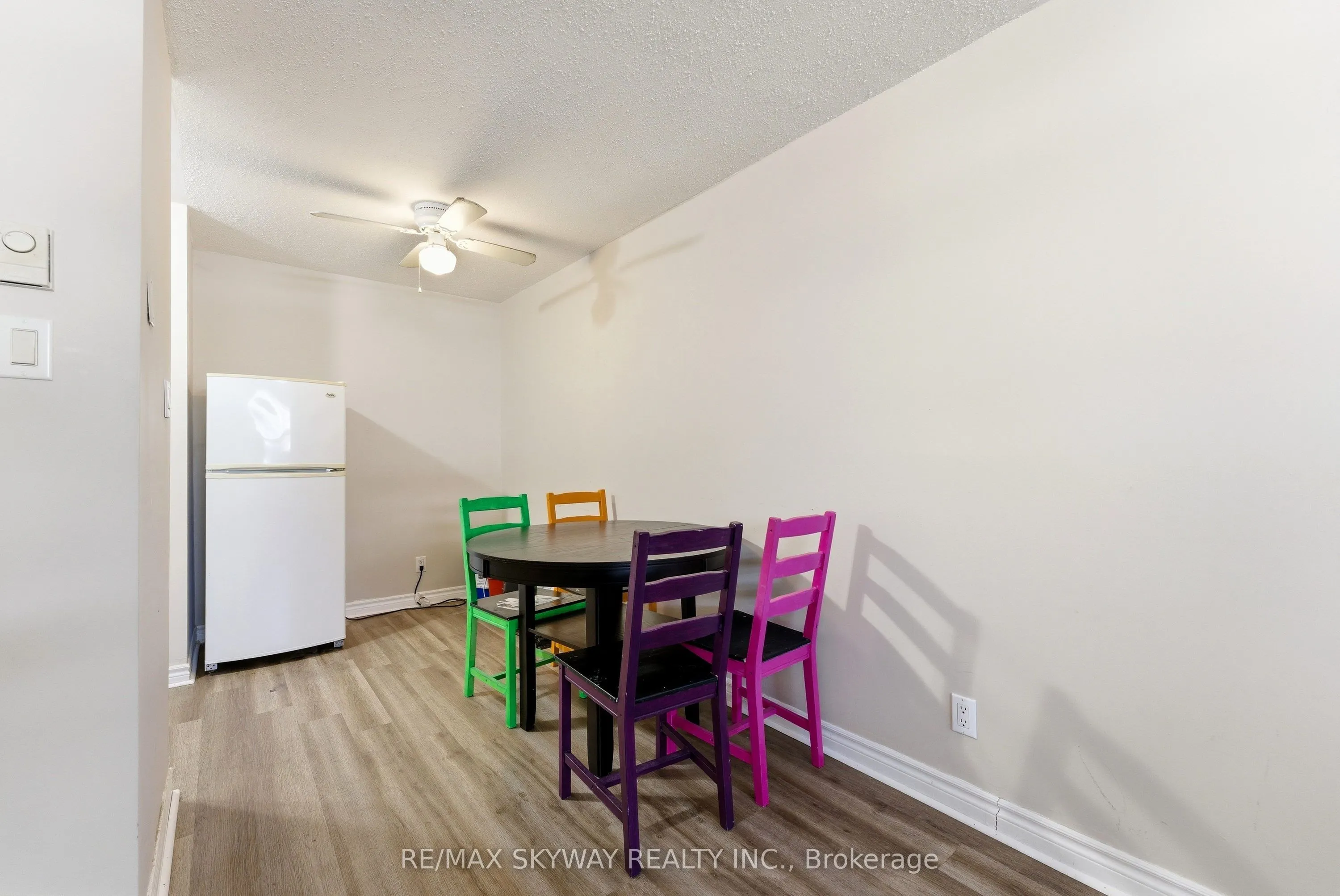 25 College Street E #103