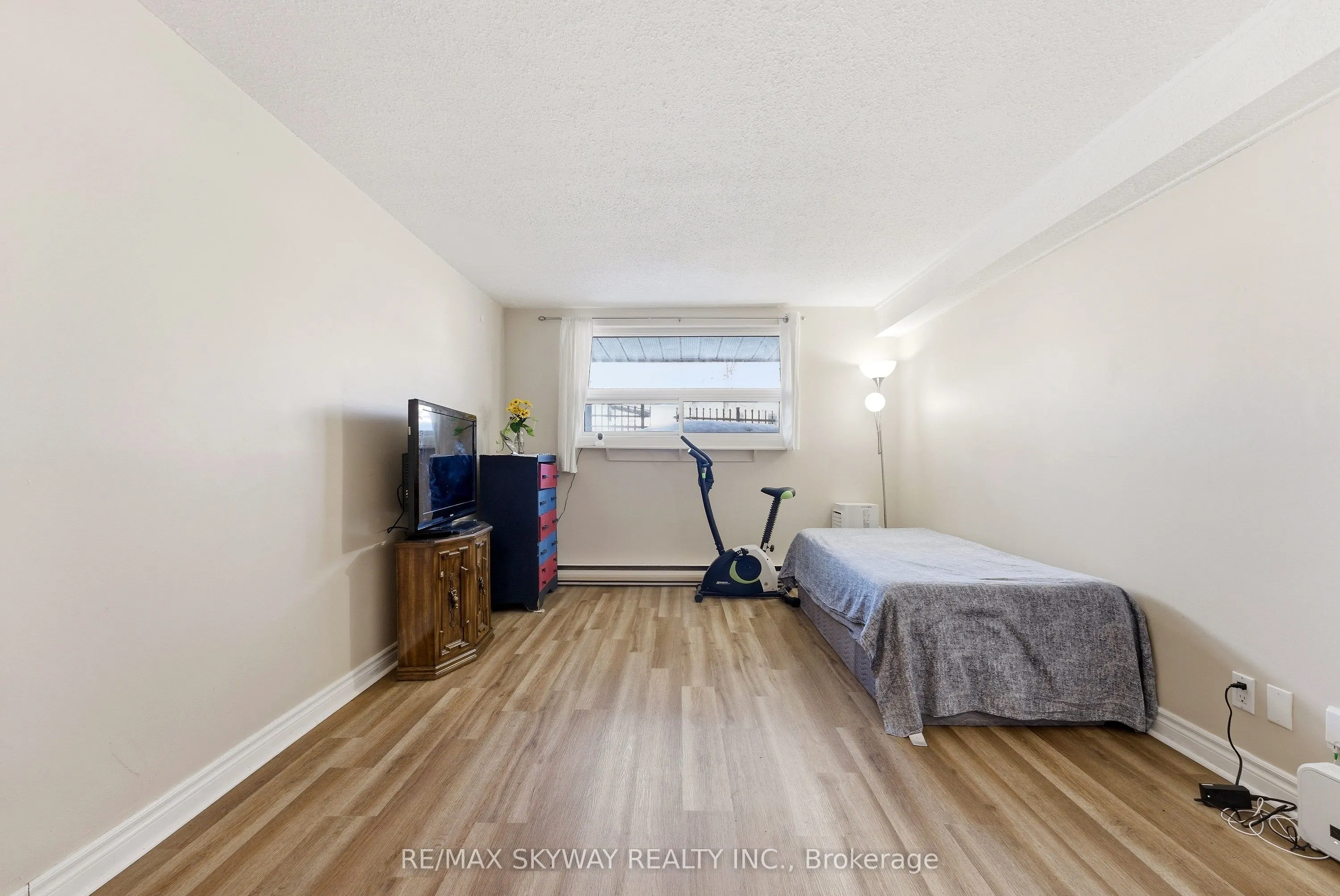 25 College Street E #103