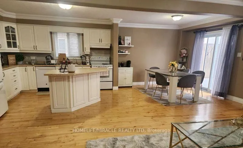 388 Thomas Slee Drive