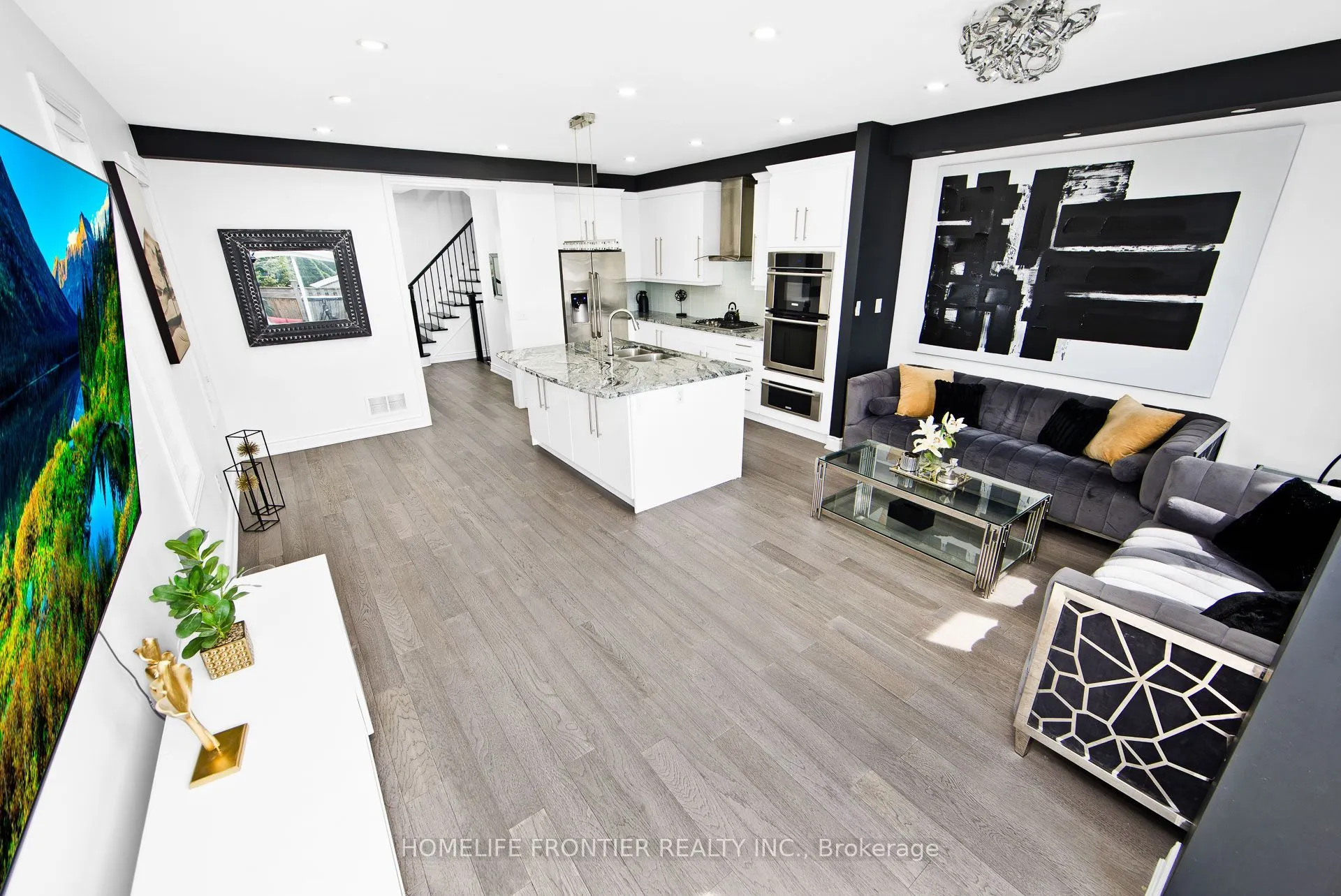 112 Narbonne Crescent