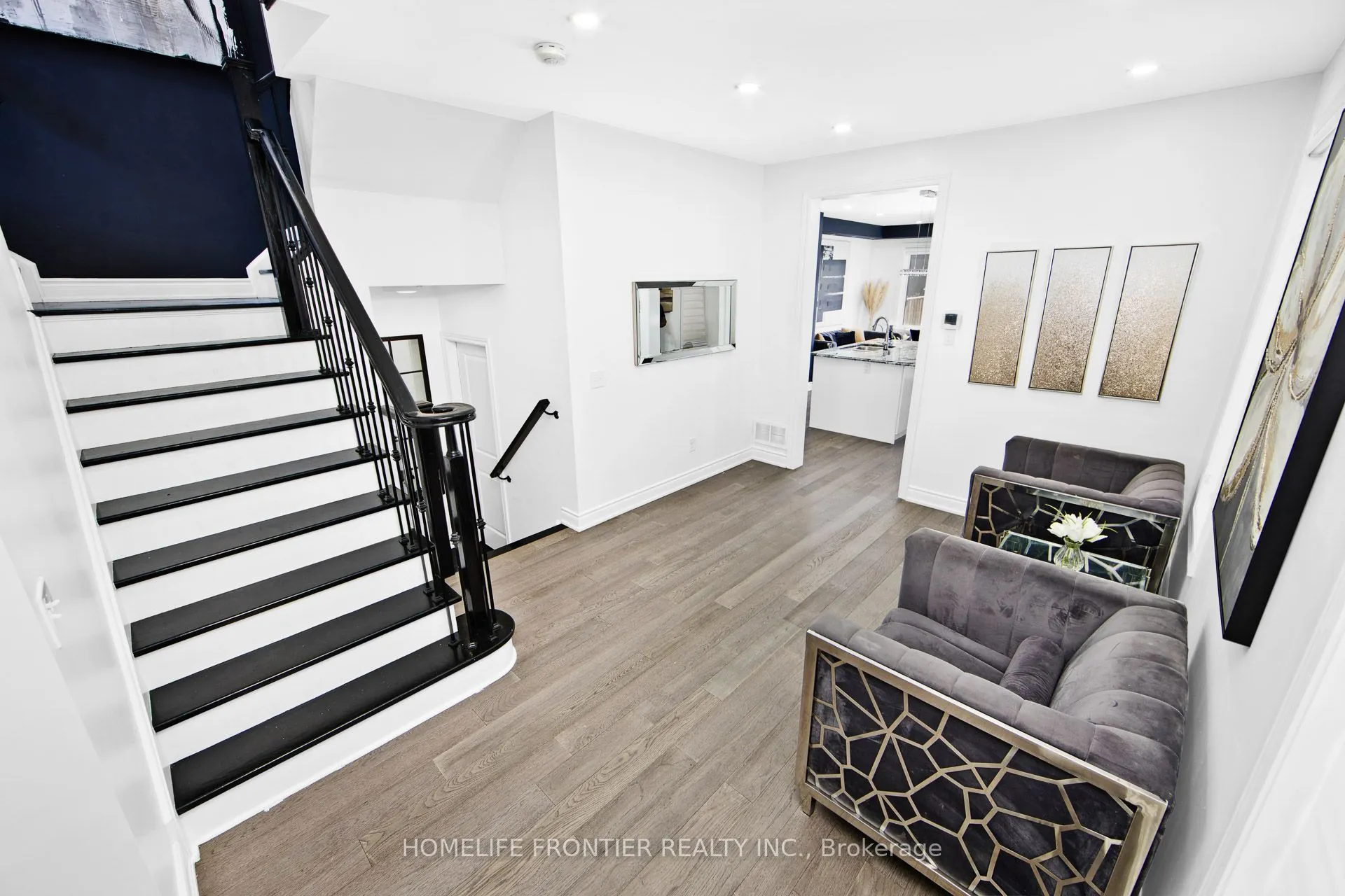 112 Narbonne Crescent