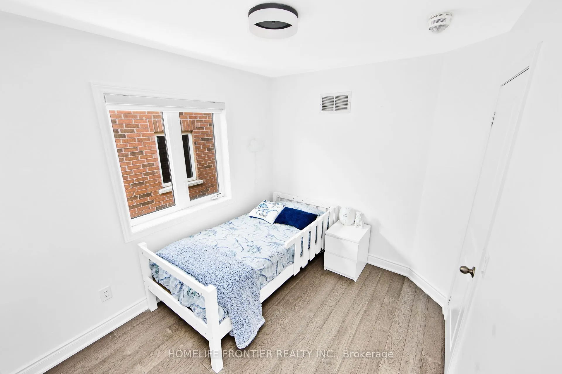112 Narbonne Crescent