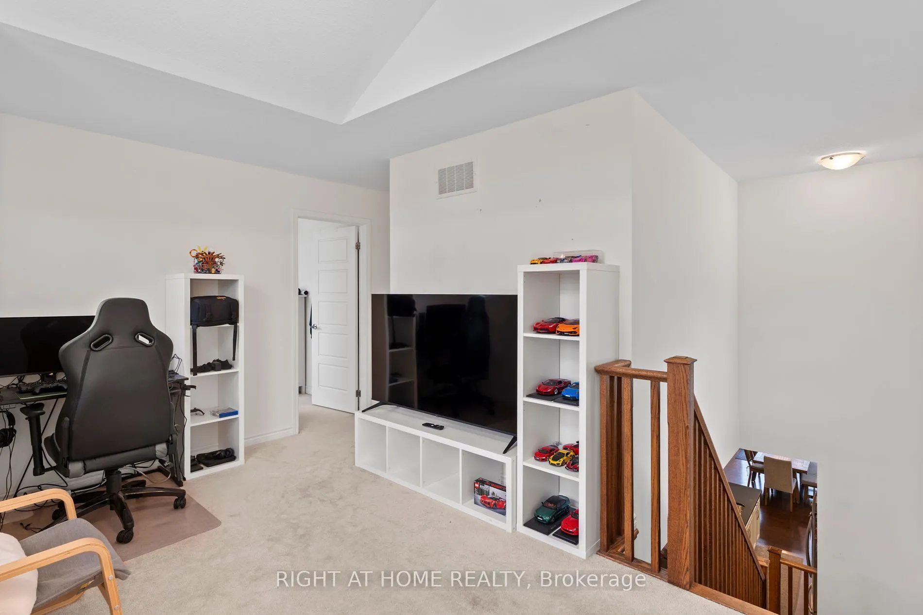 404 Equestrian Way