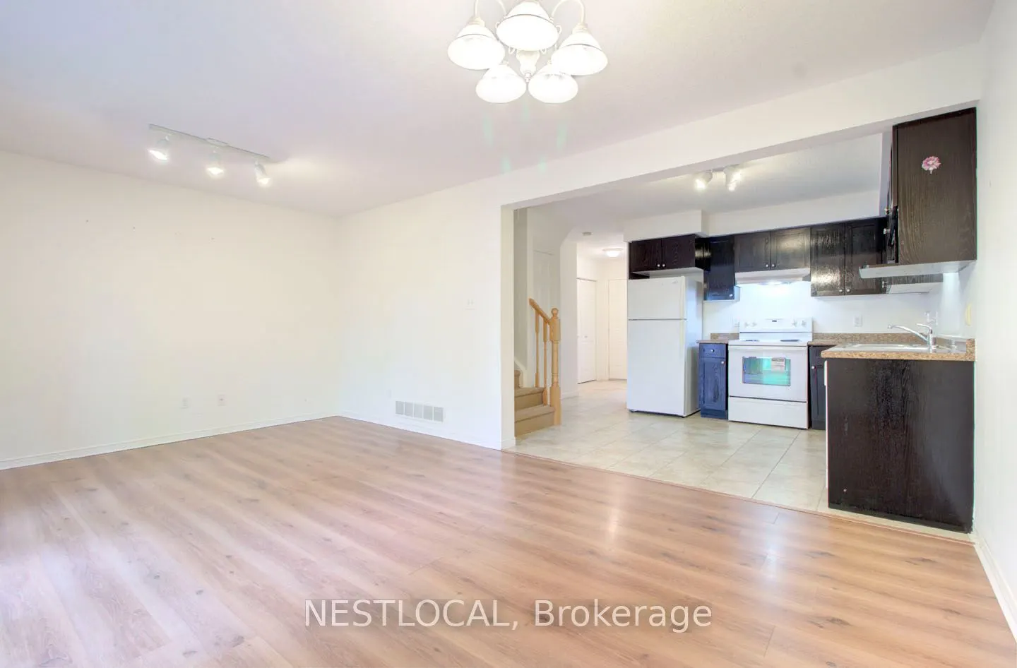 10 Fallowfield Drive #11